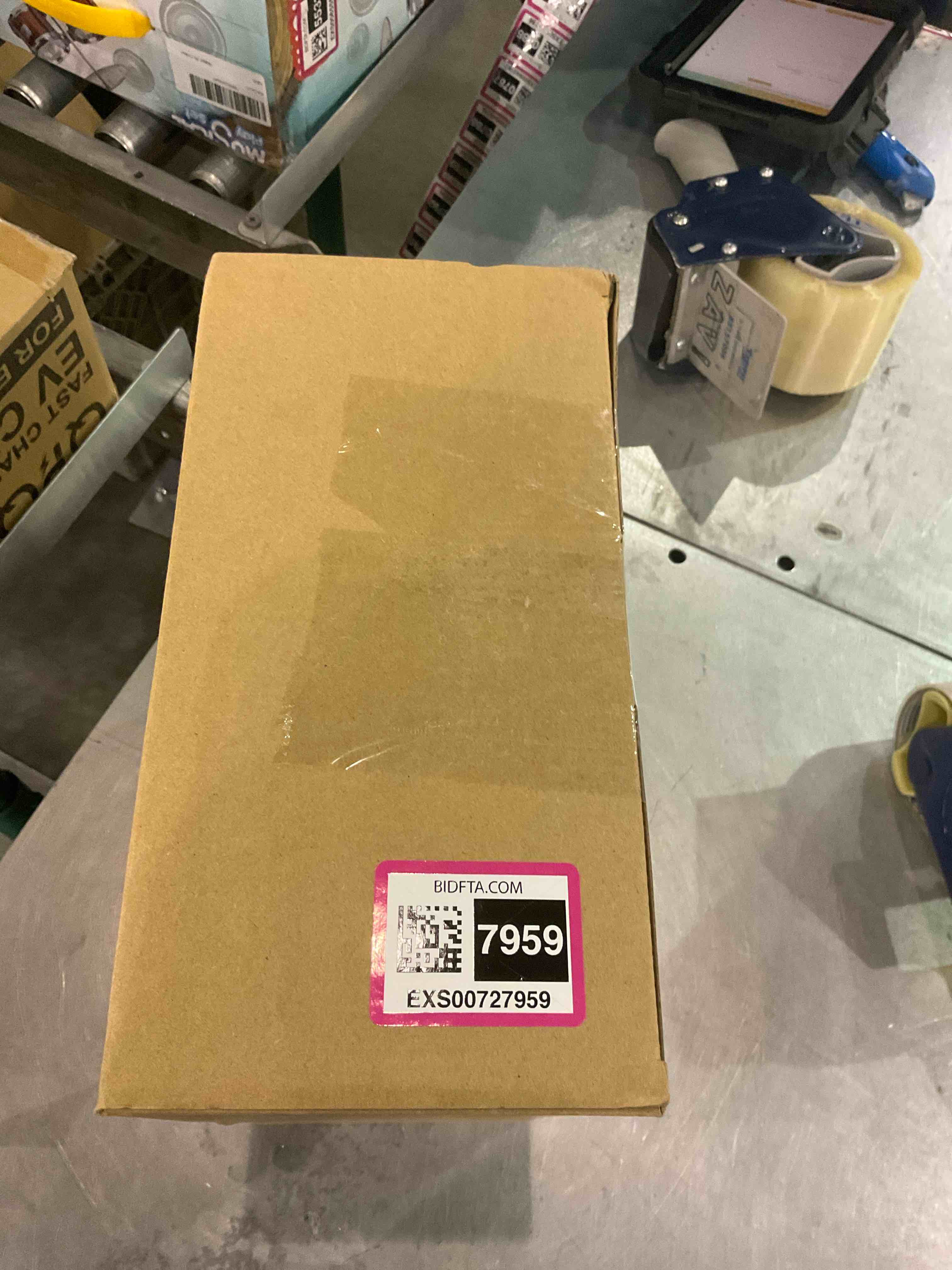 https://s3.amazonaws.com/lotting-images-prod/bidfta/EXS00727959_1704804682803.jpeg