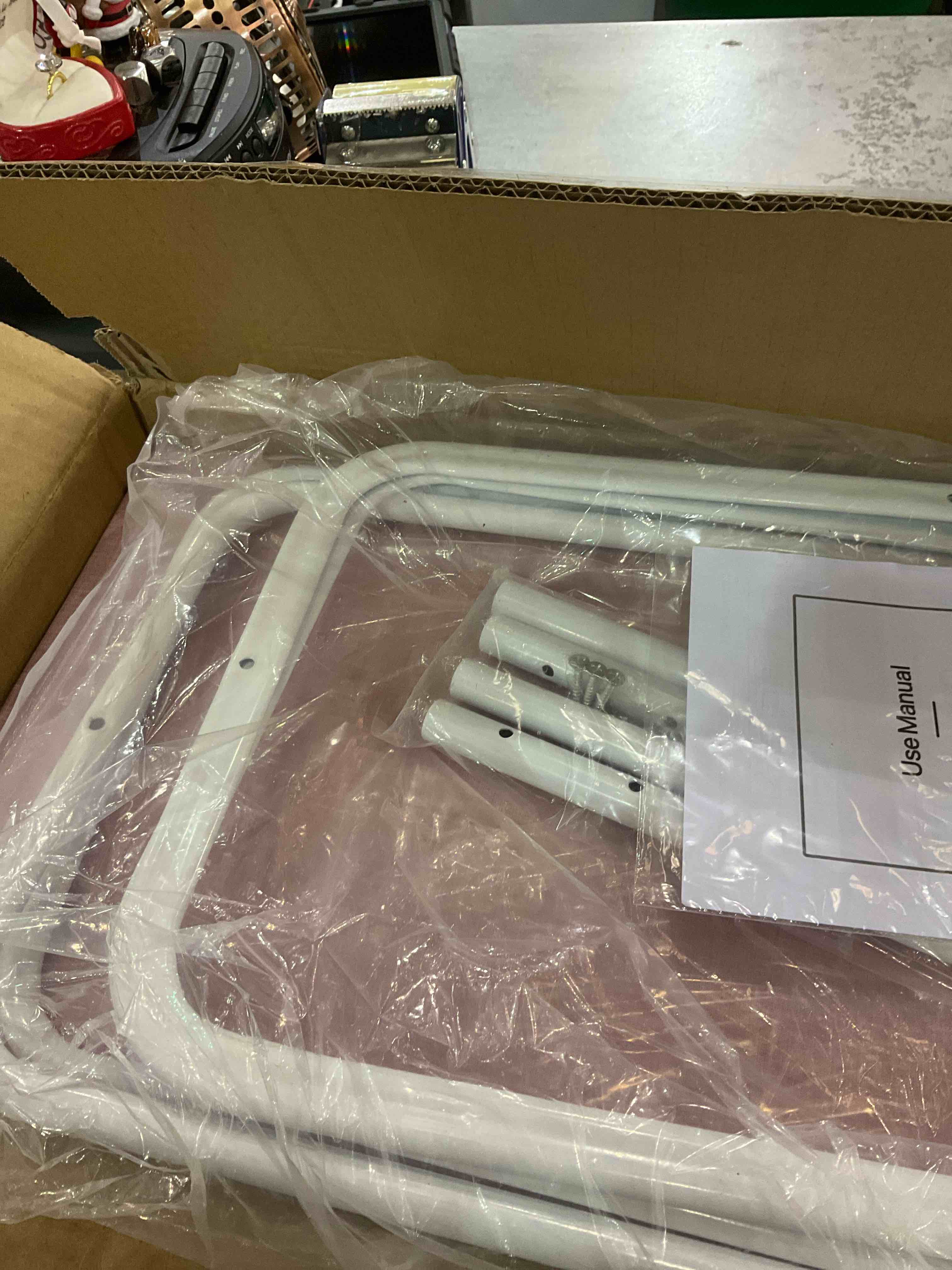 https://s3.amazonaws.com/lotting-images-prod/bidfta/EXS00728005_1704207063340.jpeg
