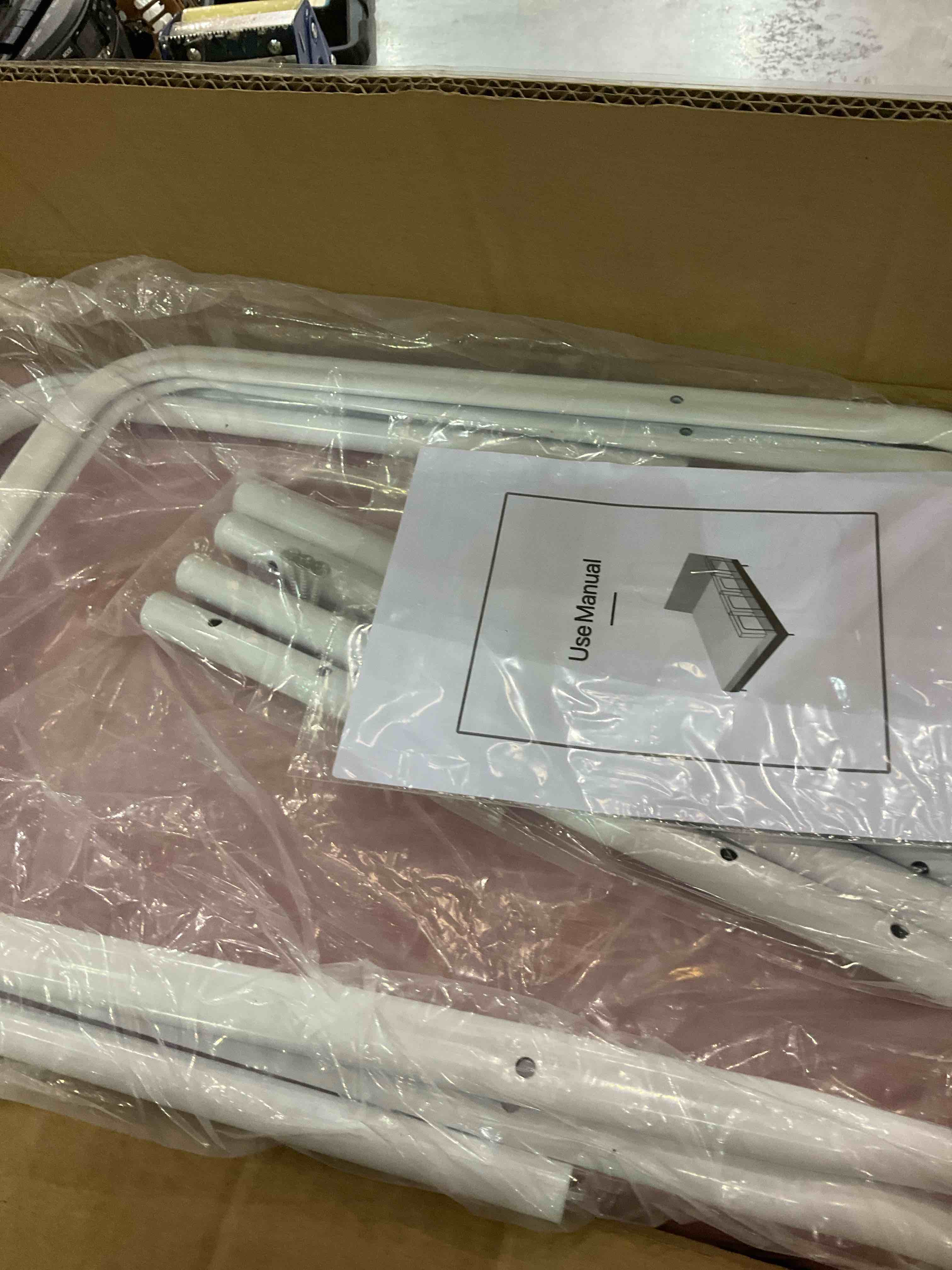 https://s3.amazonaws.com/lotting-images-prod/bidfta/EXS00728005_1704207065396.jpeg