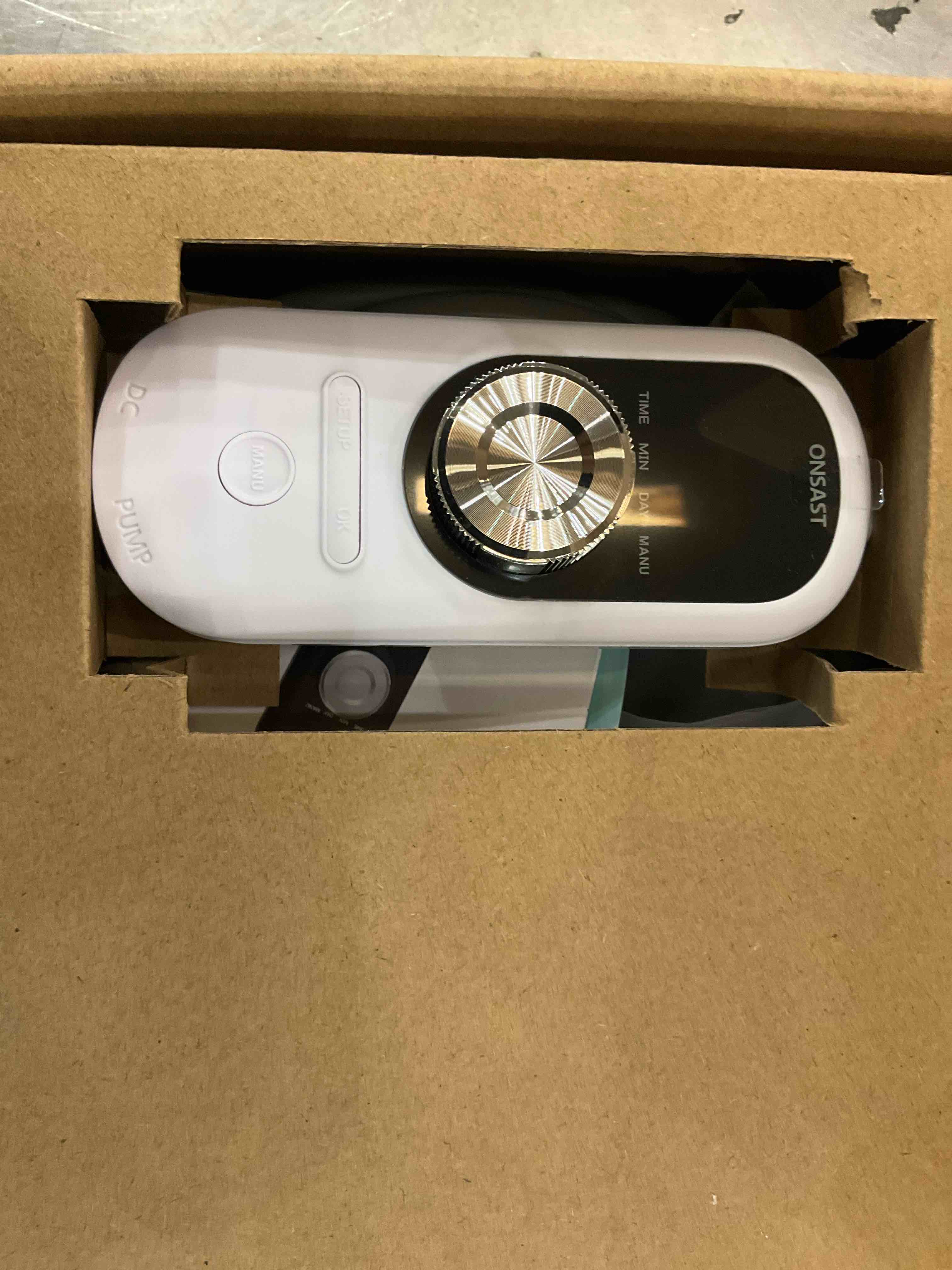 https://s3.amazonaws.com/lotting-images-prod/bidfta/EXS00729141_1704390824942.jpeg
