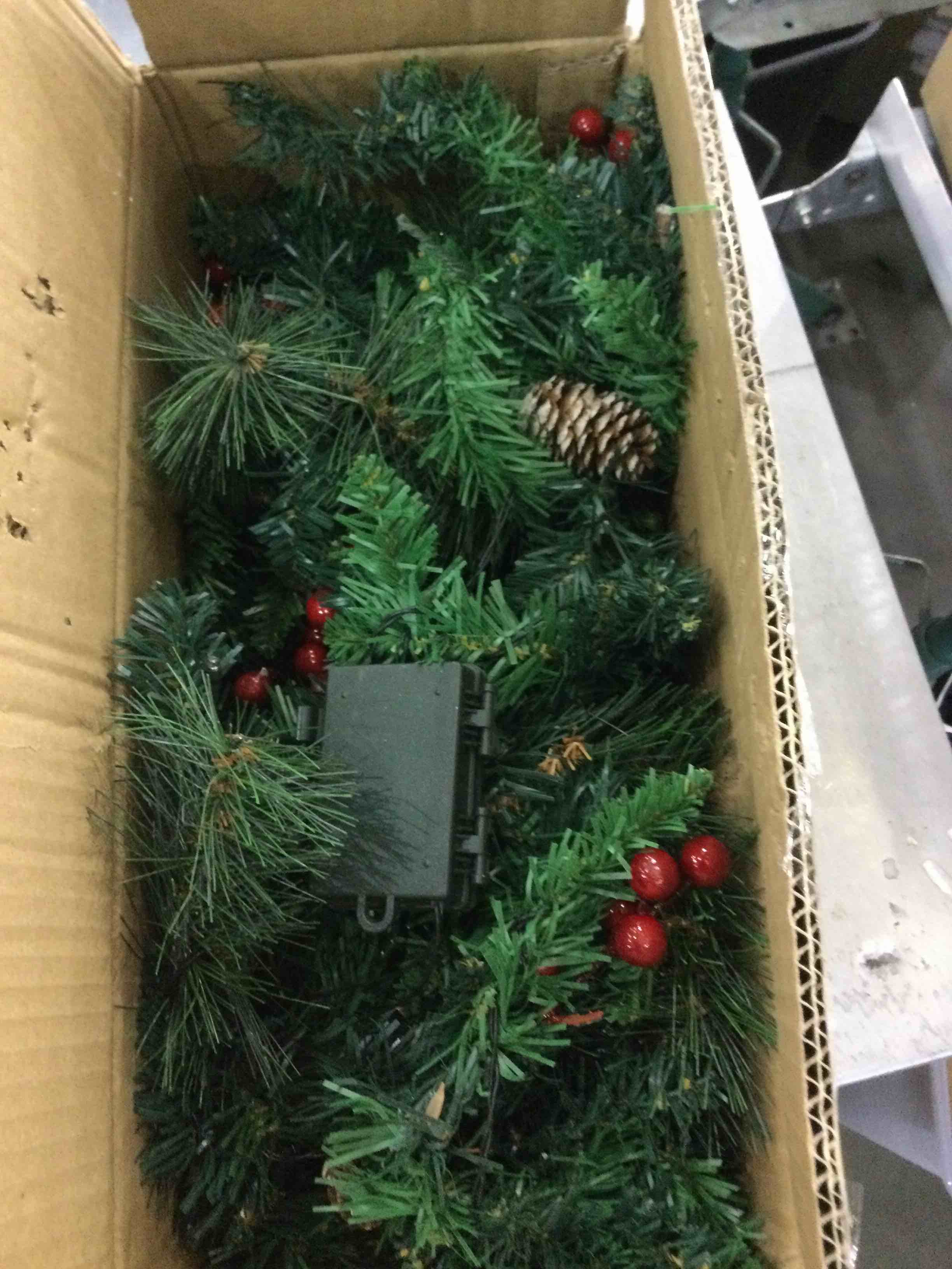 https://s3.amazonaws.com/lotting-images-prod/bidfta/EXS00729520_1703773685271.jpeg