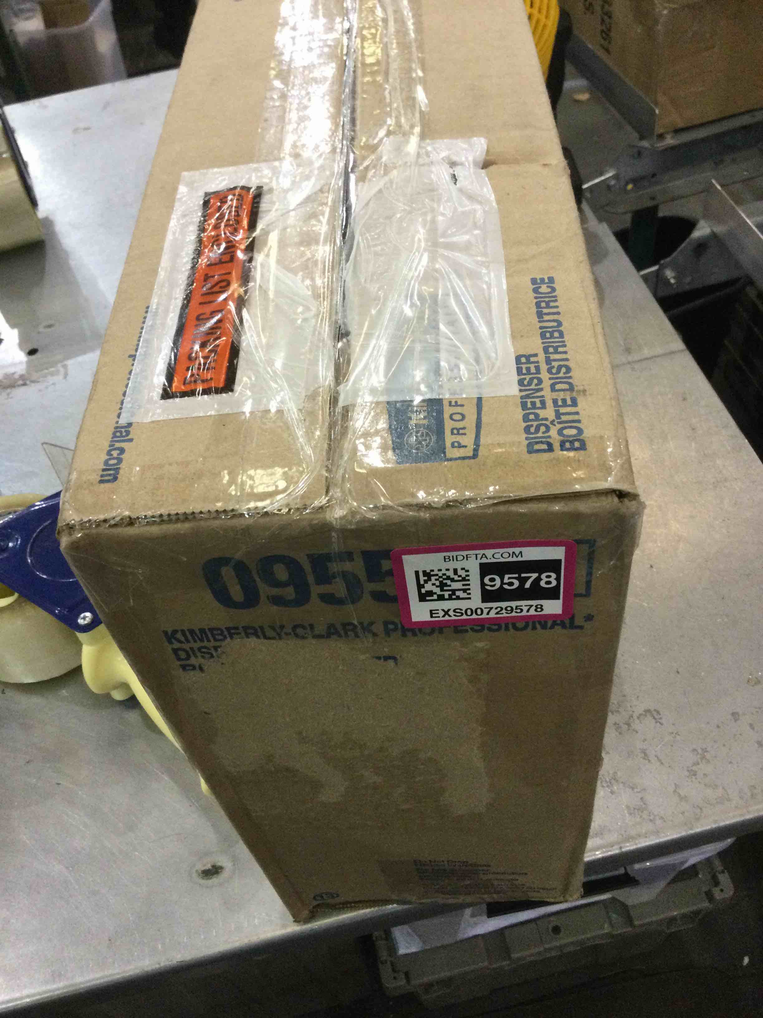 https://s3.amazonaws.com/lotting-images-prod/bidfta/EXS00729578_1703780057606.jpeg