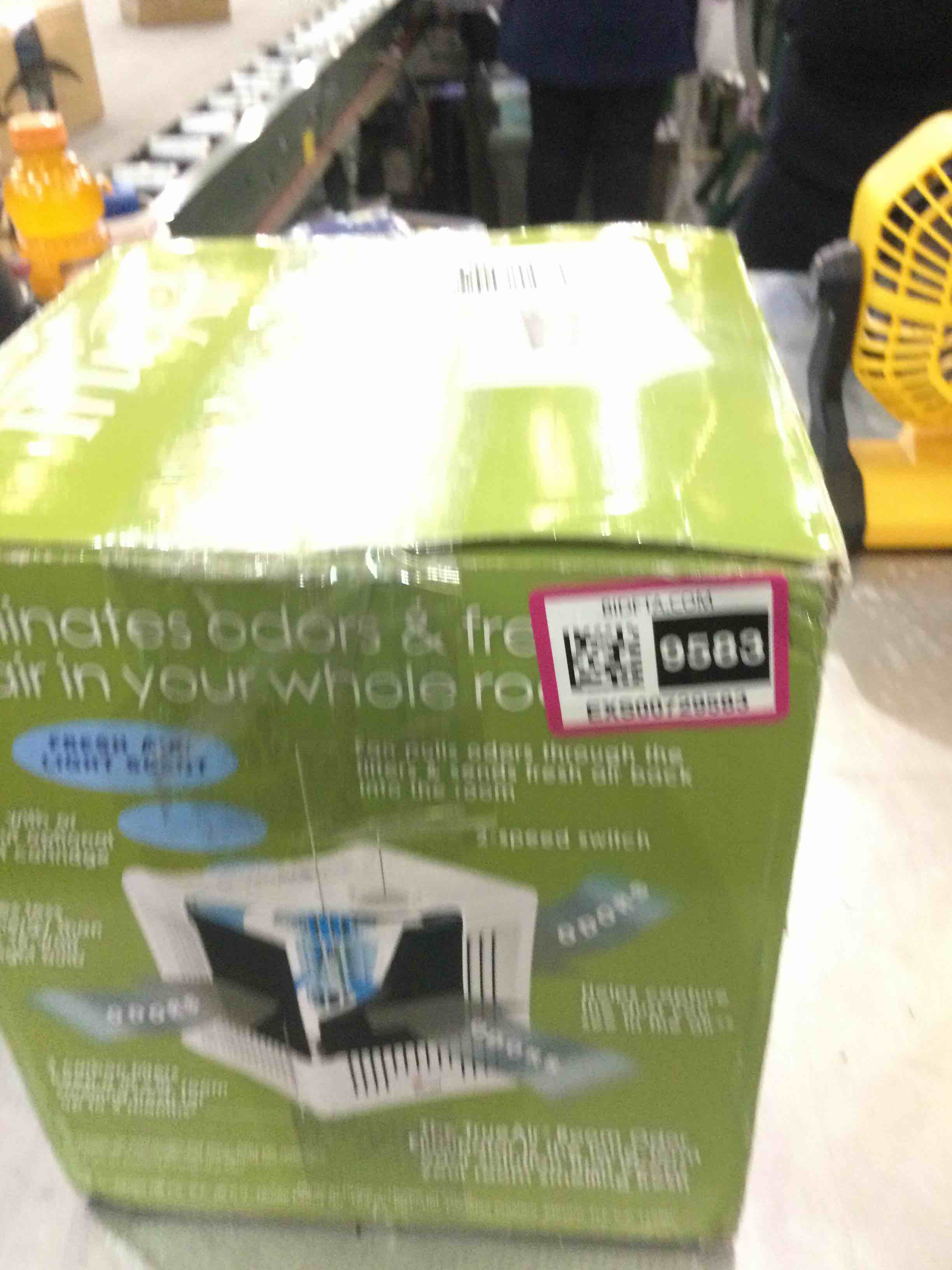 https://s3.amazonaws.com/lotting-images-prod/bidfta/EXS00729583_1703780537395.jpeg