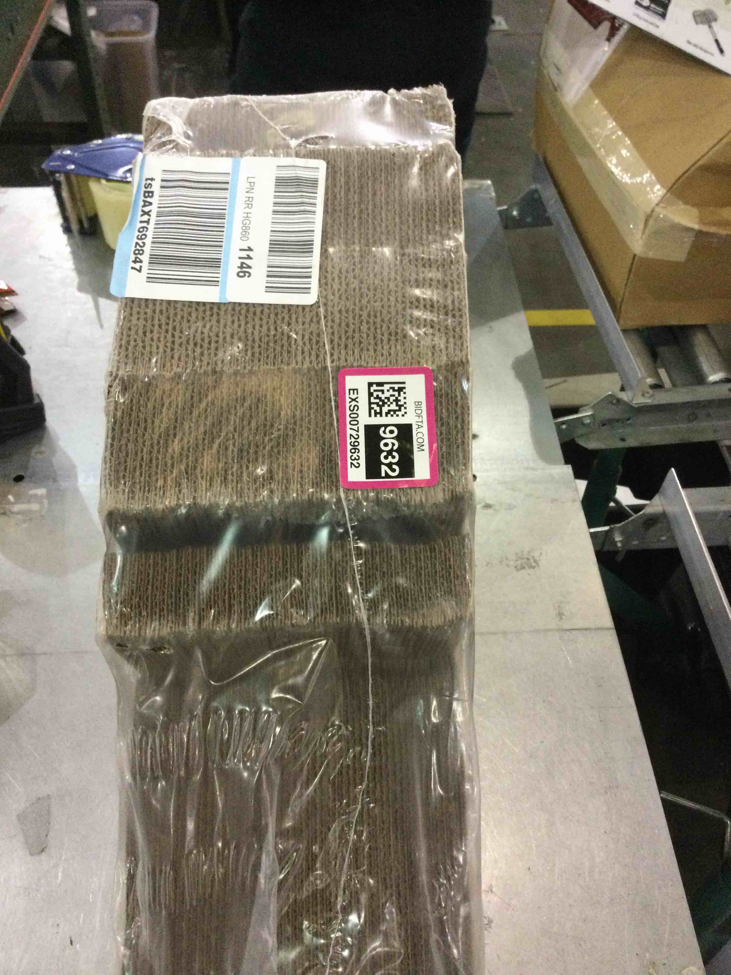 https://s3.amazonaws.com/lotting-images-prod/bidfta/EXS00729632_1703789672694.jpeg