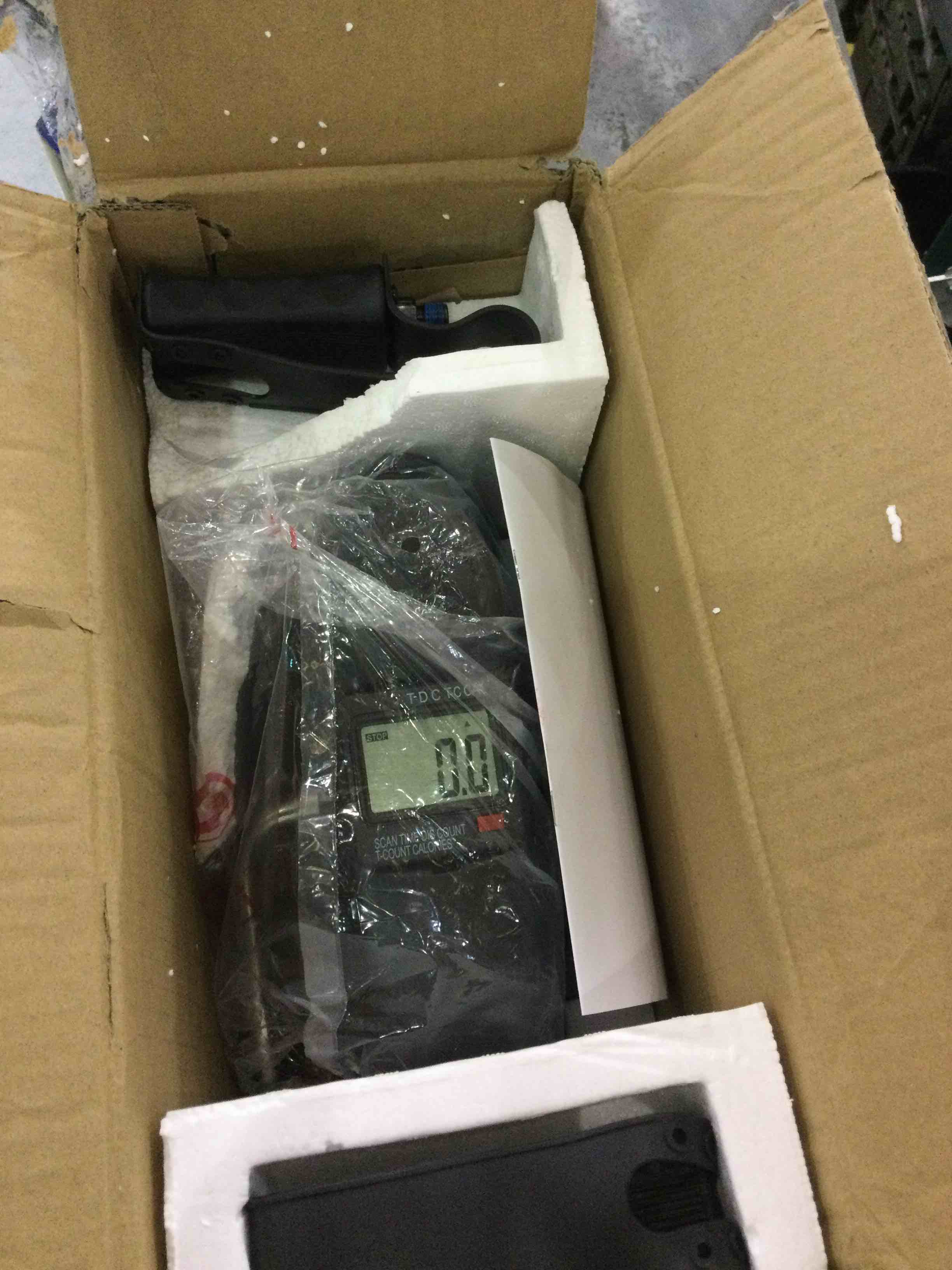 https://s3.amazonaws.com/lotting-images-prod/bidfta/EXS00729788_1703866068233.jpeg