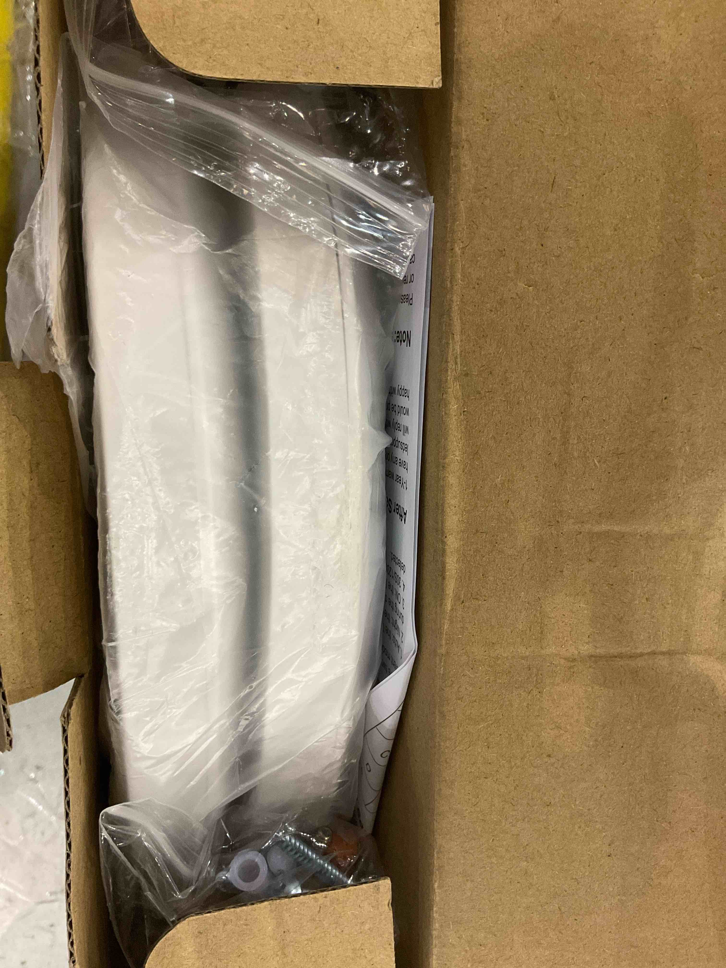 https://s3.amazonaws.com/lotting-images-prod/bidfta/EXS00730469_1703258116458.jpeg