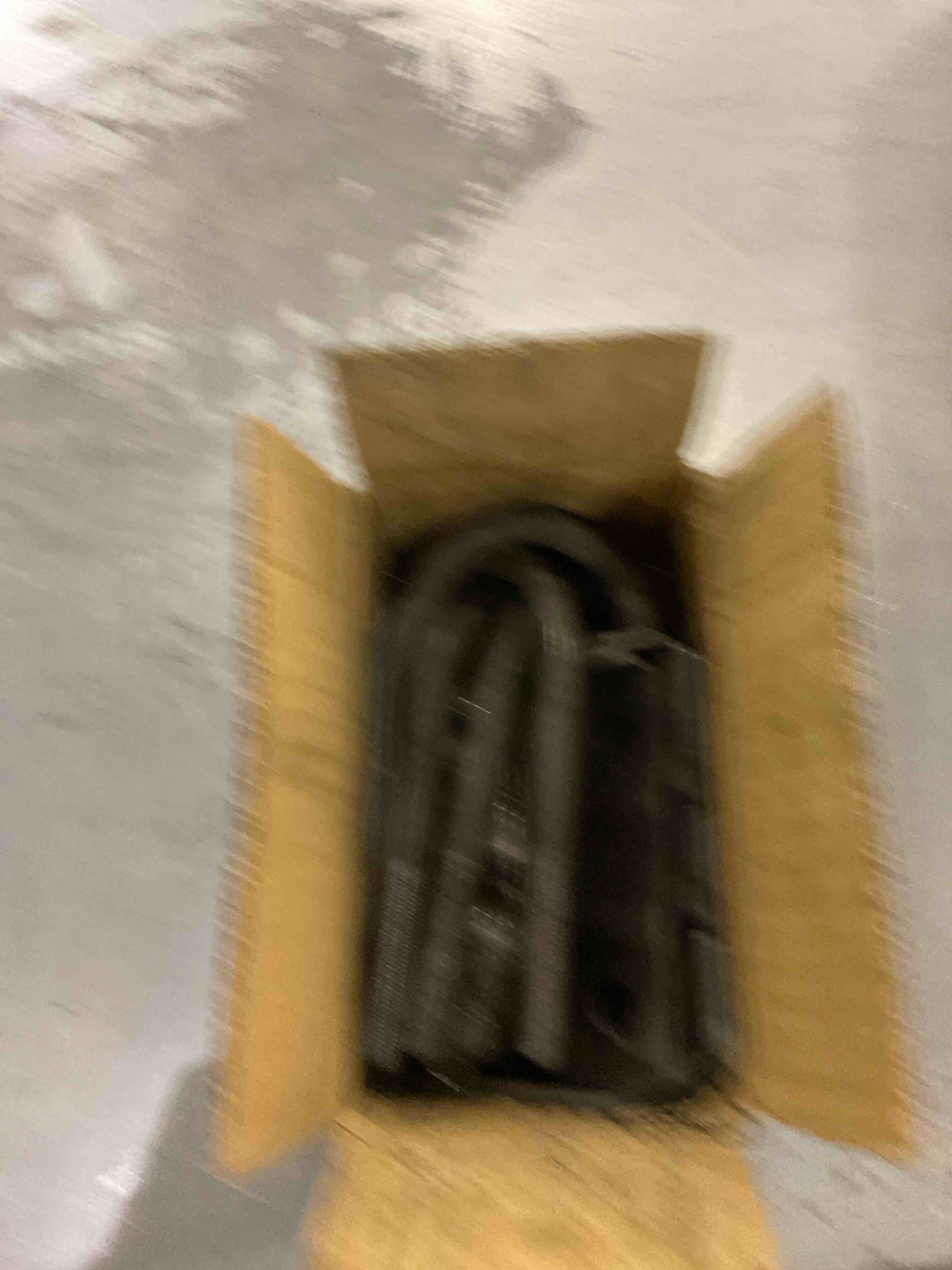 https://s3.amazonaws.com/lotting-images-prod/bidfta/EXS00730506_1702993683942.jpeg