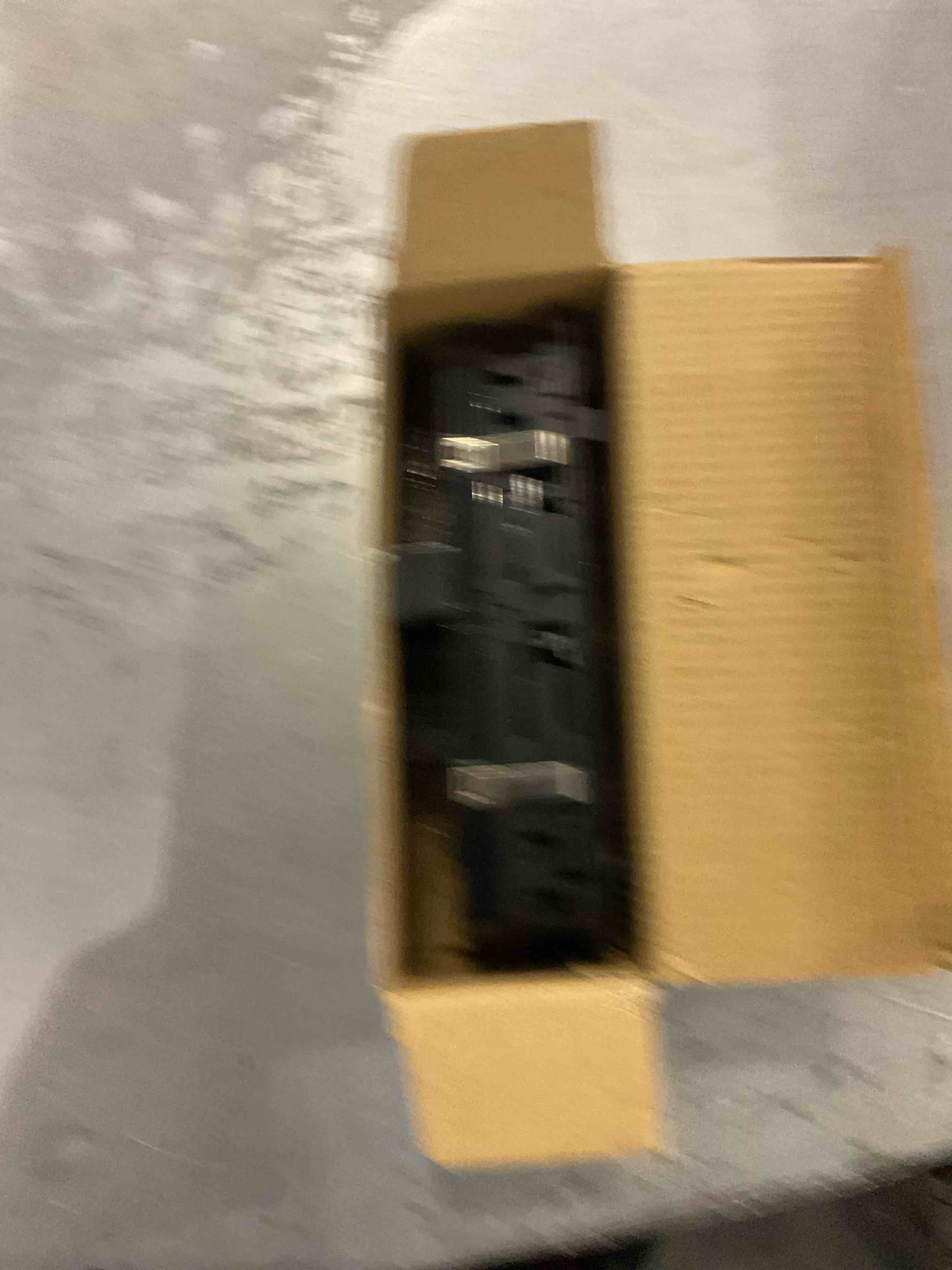 https://s3.amazonaws.com/lotting-images-prod/bidfta/EXS00730507_1702993753721.jpeg