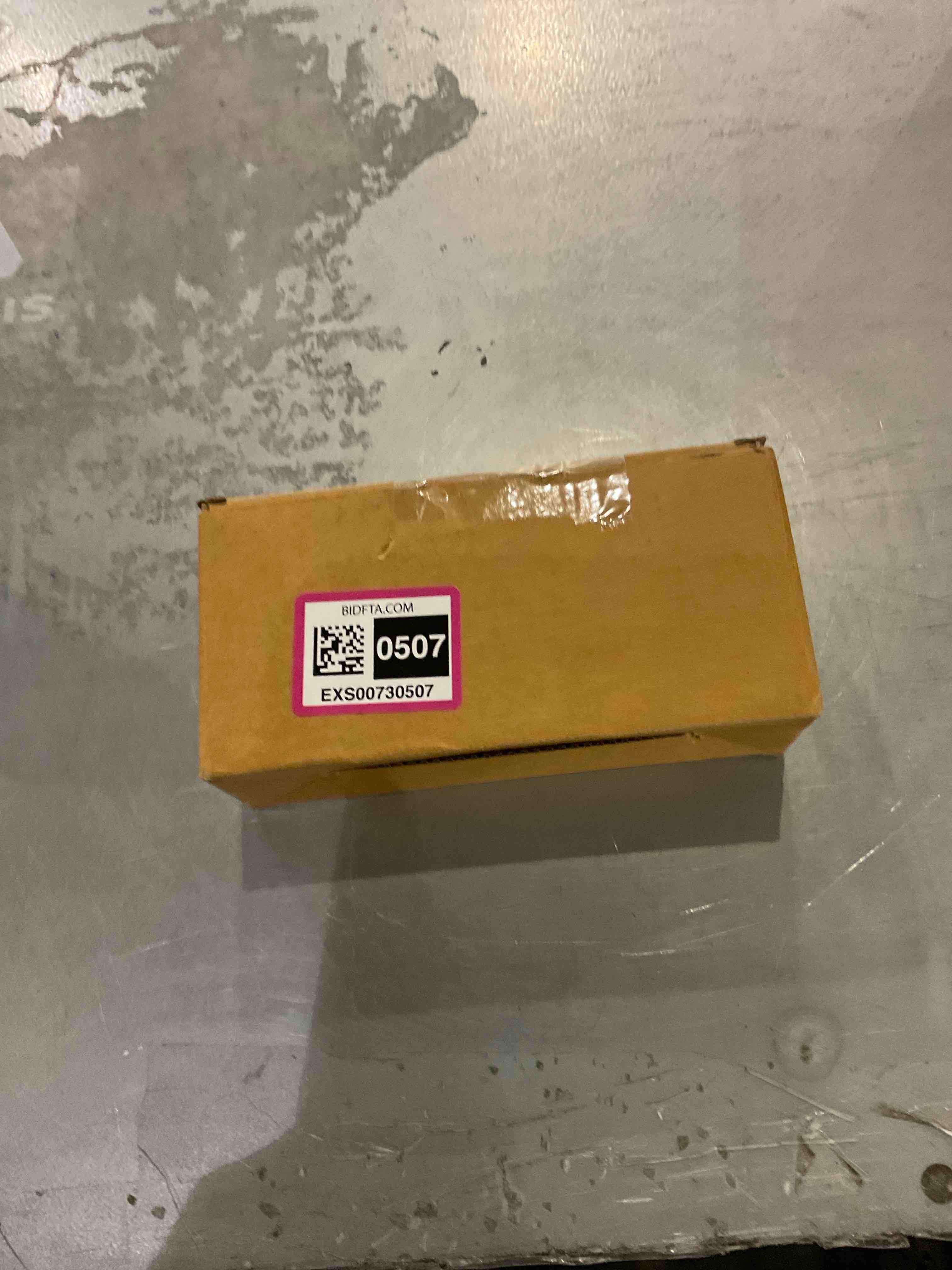 https://s3.amazonaws.com/lotting-images-prod/bidfta/EXS00730507_1702993770736.jpeg