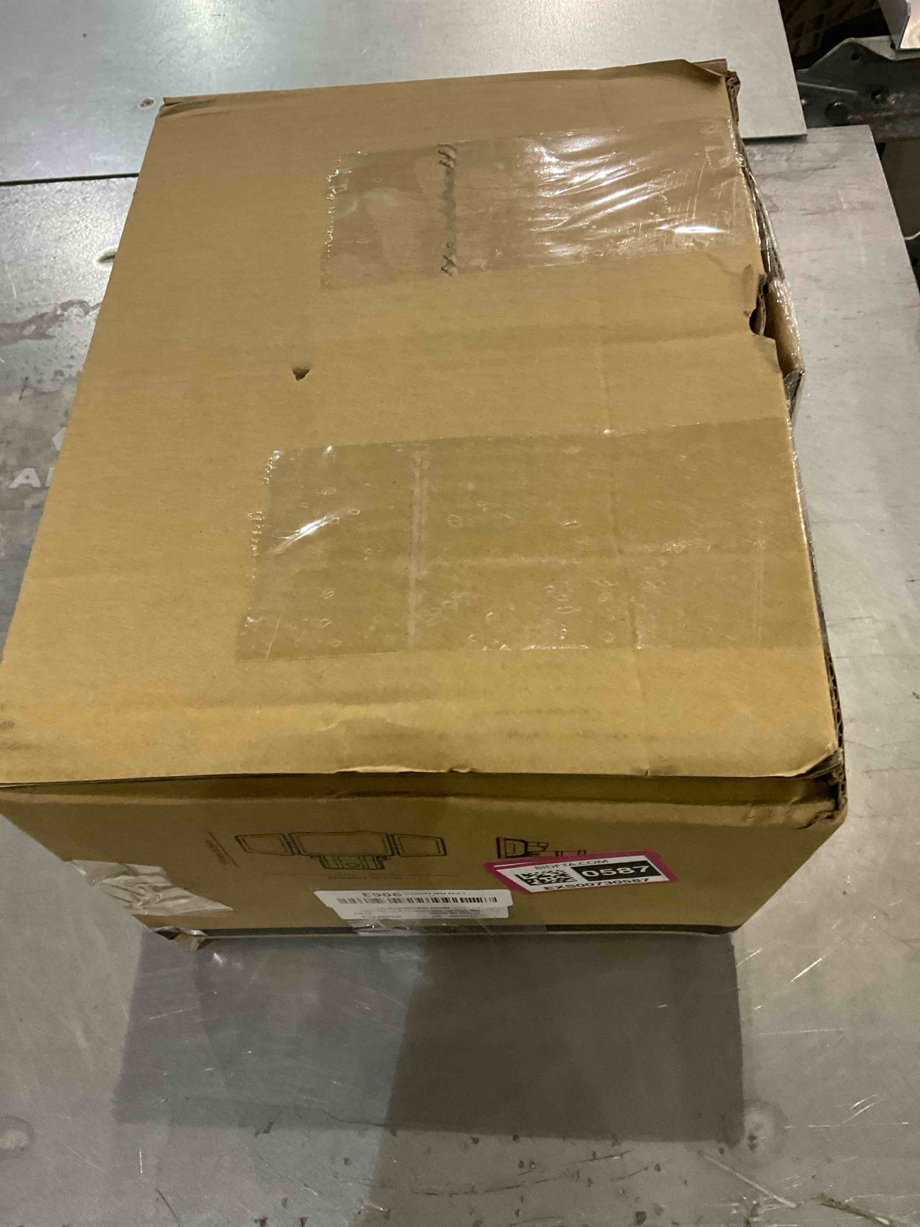 https://s3.amazonaws.com/lotting-images-prod/bidfta/EXS00730587_1703161417165.jpeg
