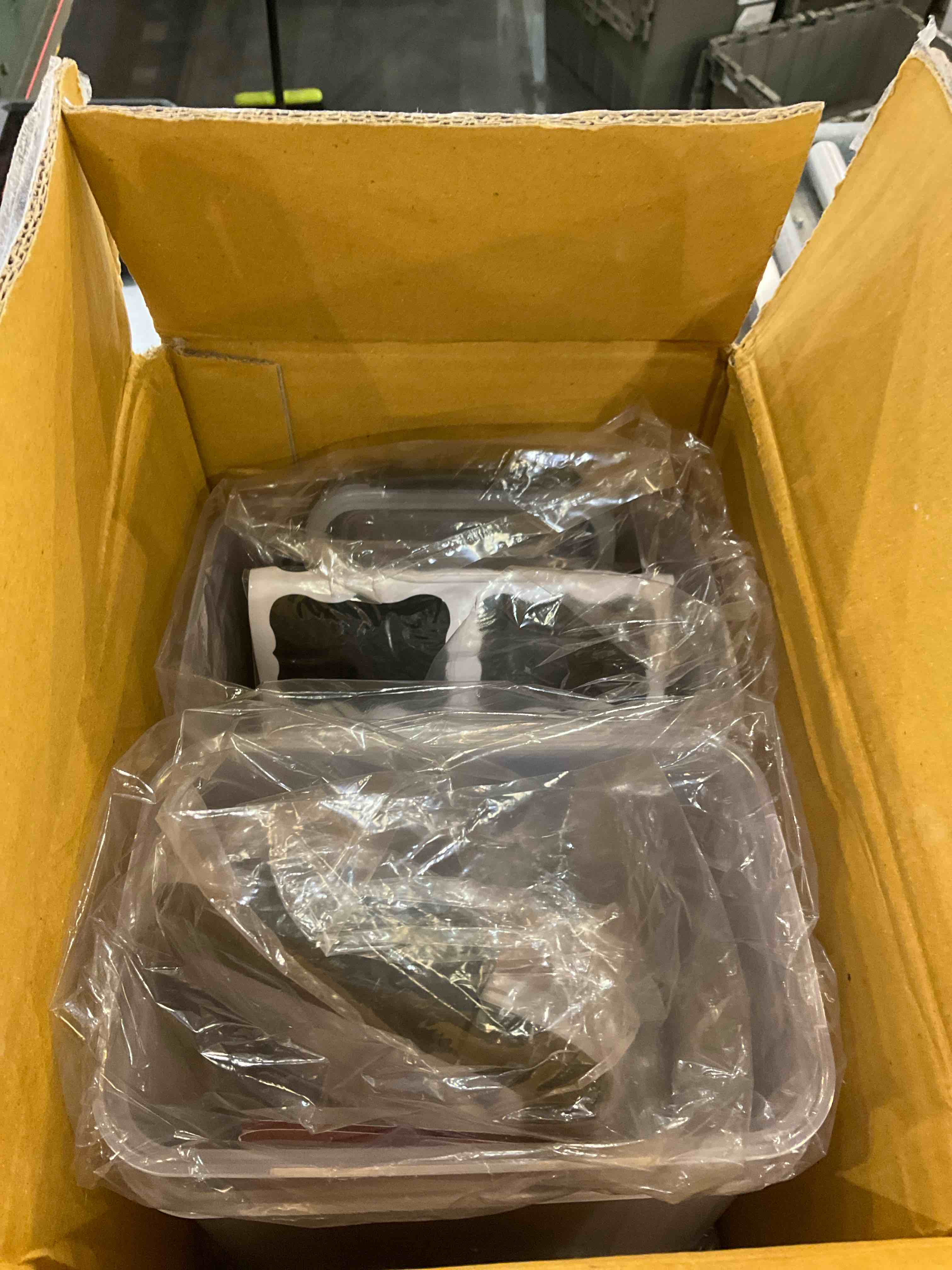 https://s3.amazonaws.com/lotting-images-prod/bidfta/EXS00730633_1703171496256.jpeg