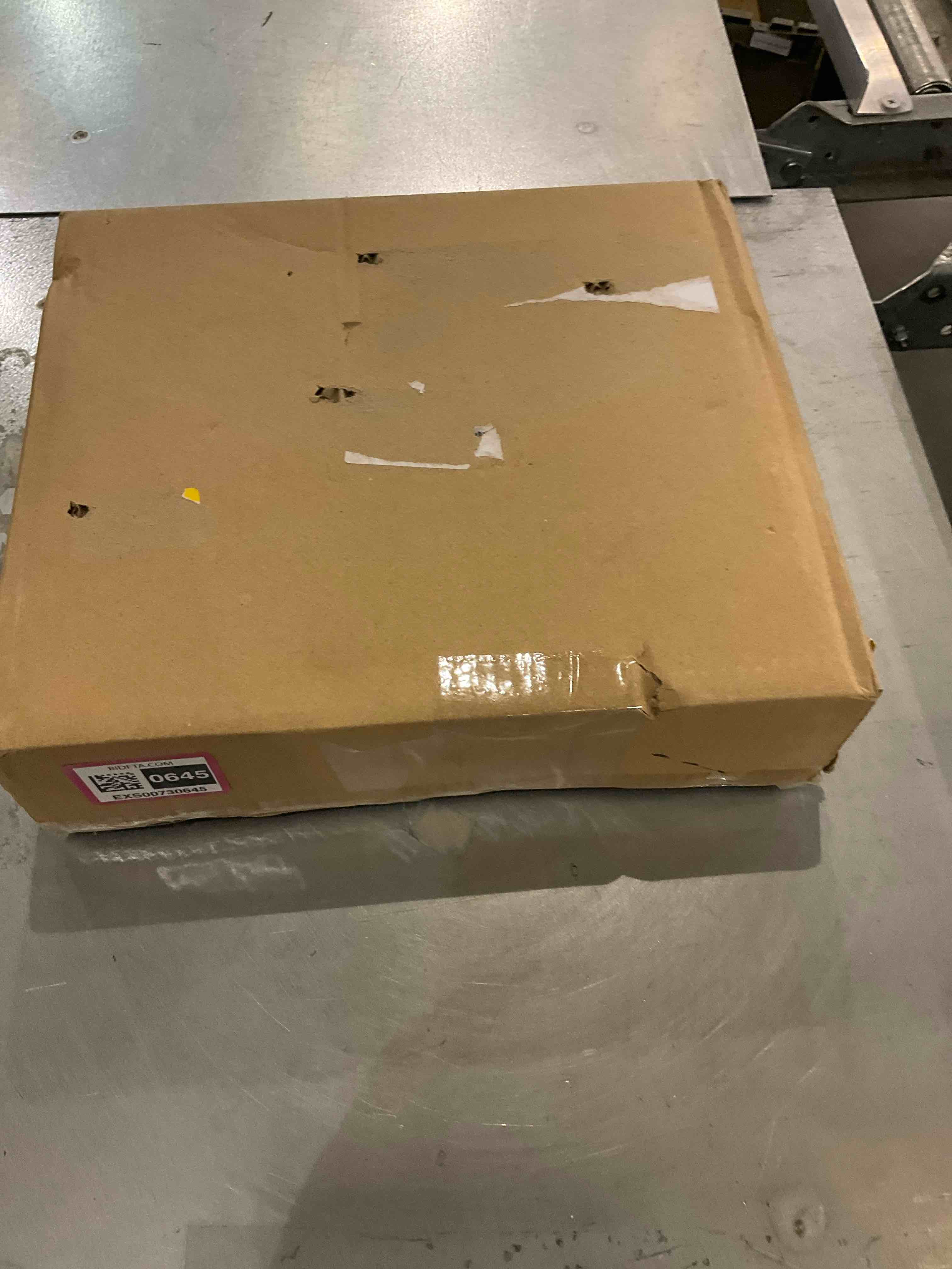 https://s3.amazonaws.com/lotting-images-prod/bidfta/EXS00730645_1703173697562.jpeg
