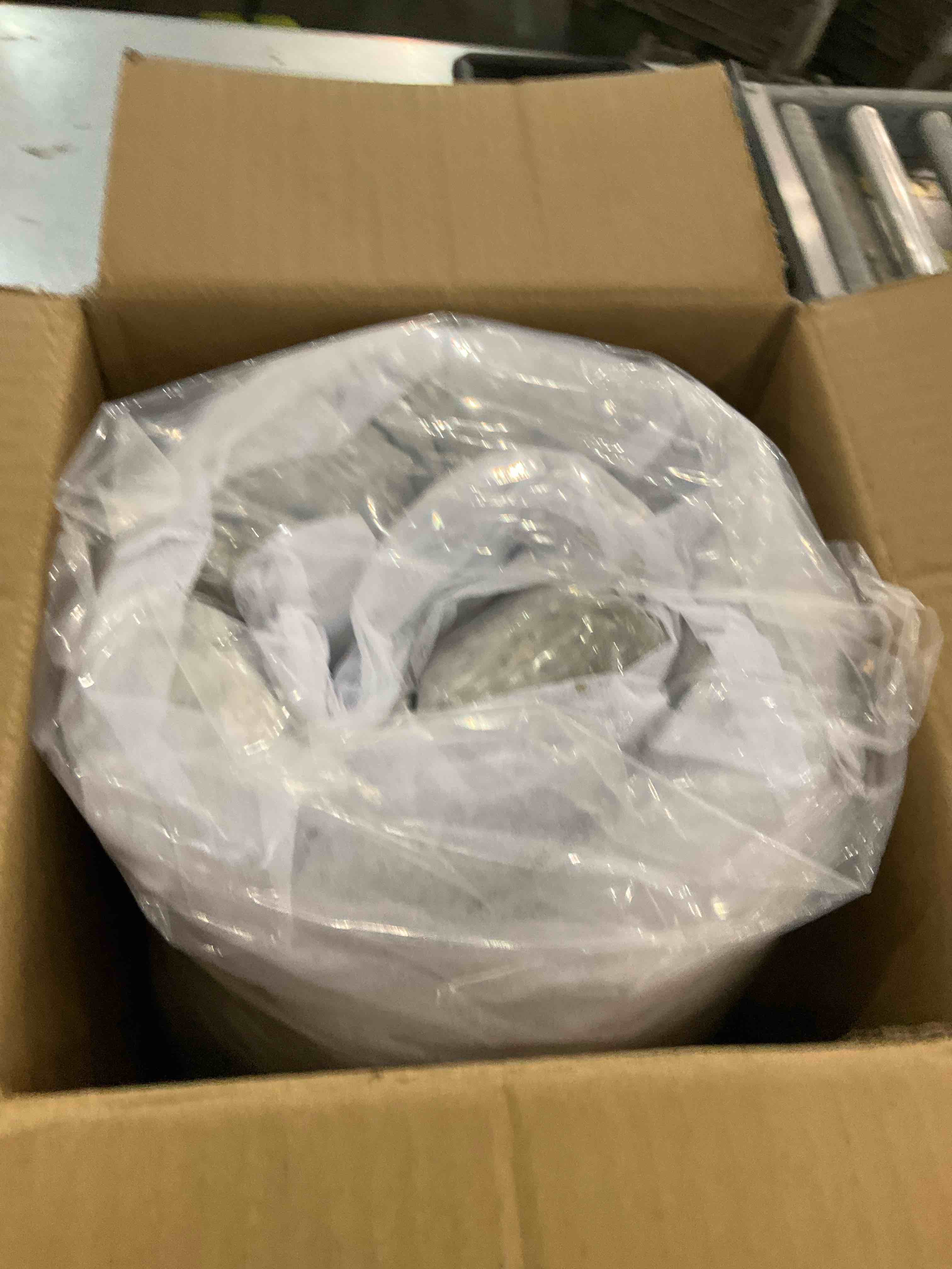 https://s3.amazonaws.com/lotting-images-prod/bidfta/EXS00730699_1703182063687.jpeg