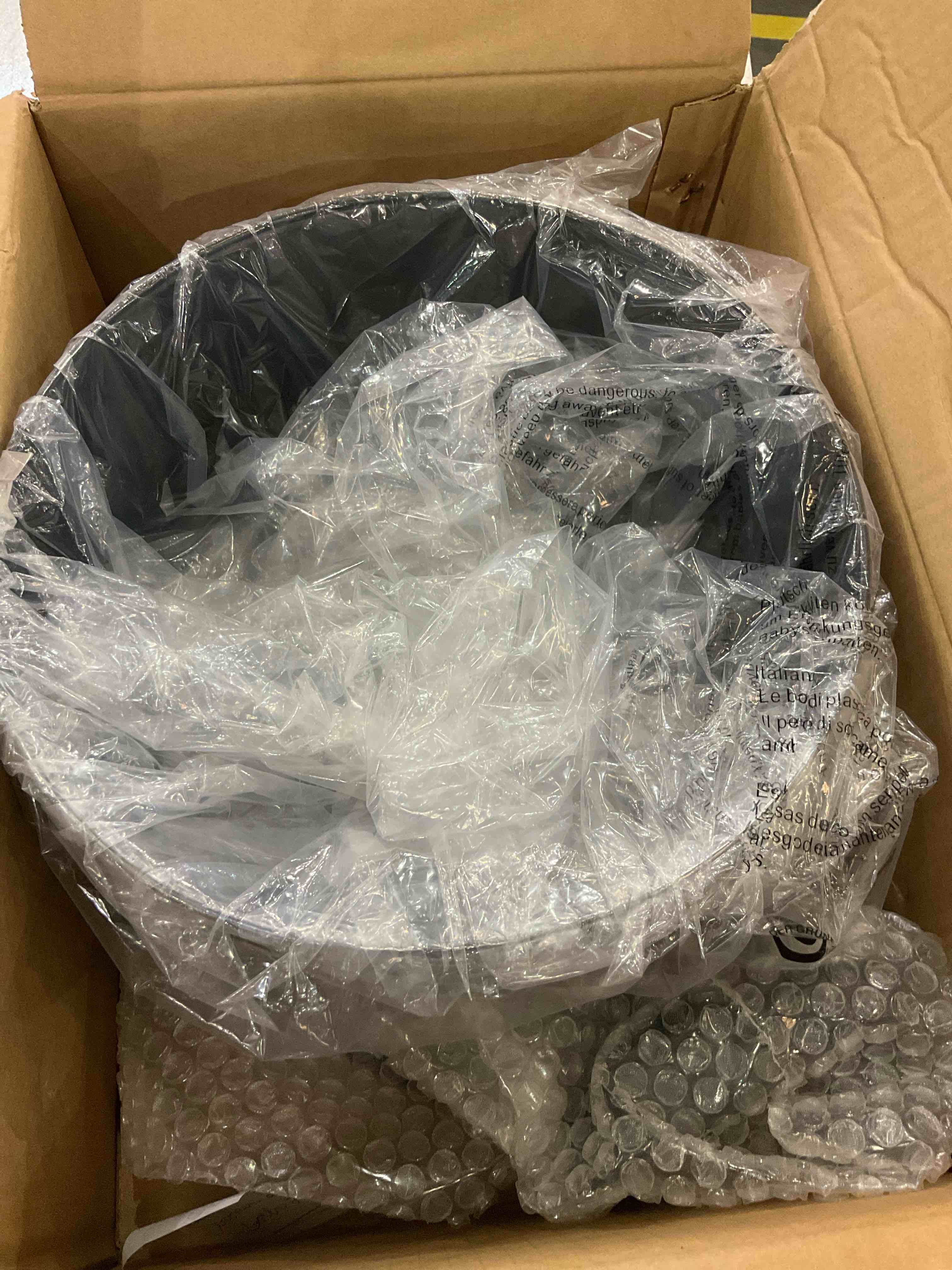 https://s3.amazonaws.com/lotting-images-prod/bidfta/EXS00730838_1703695447555.jpeg