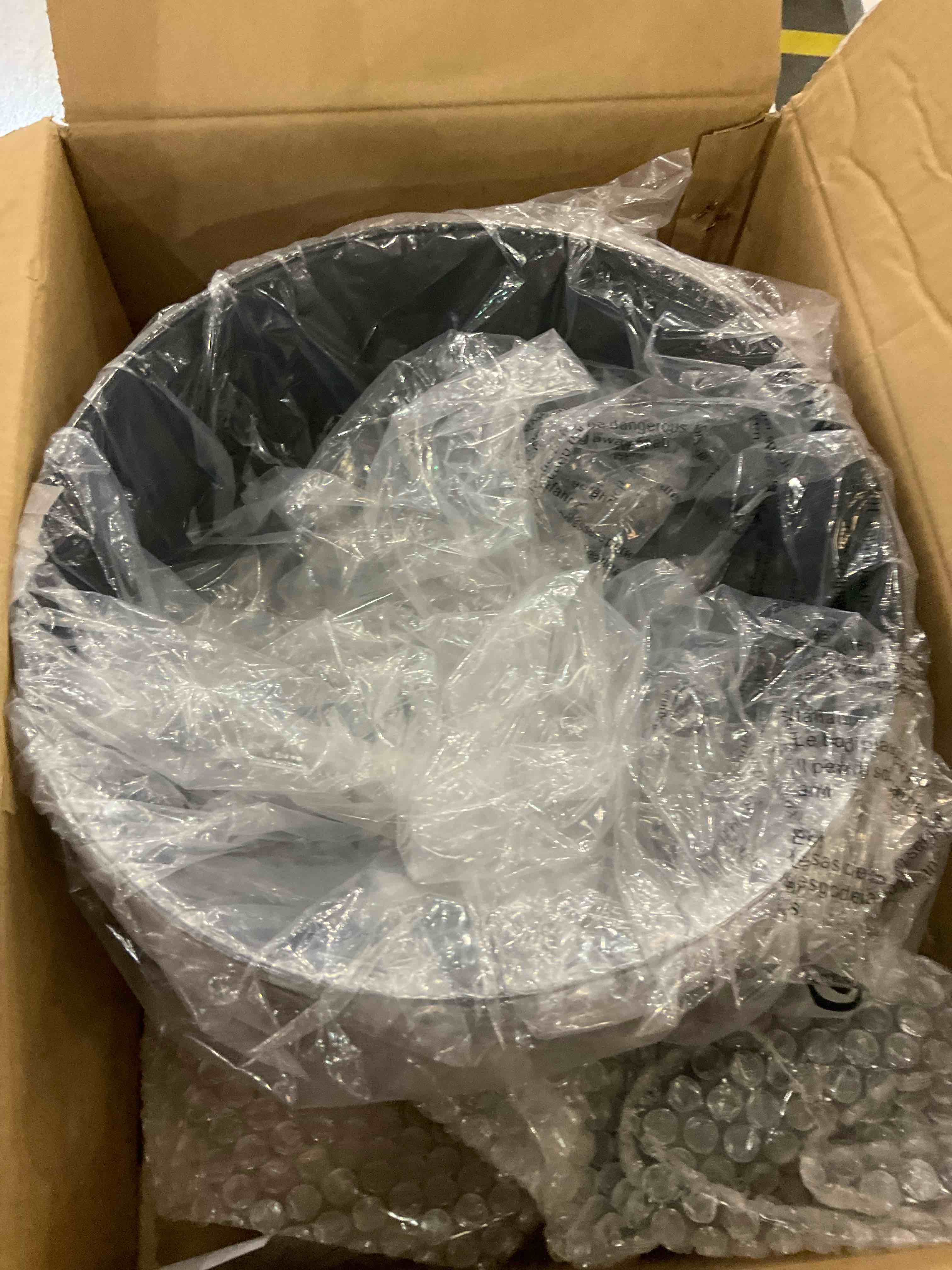 https://s3.amazonaws.com/lotting-images-prod/bidfta/EXS00730838_1703695448744.jpeg