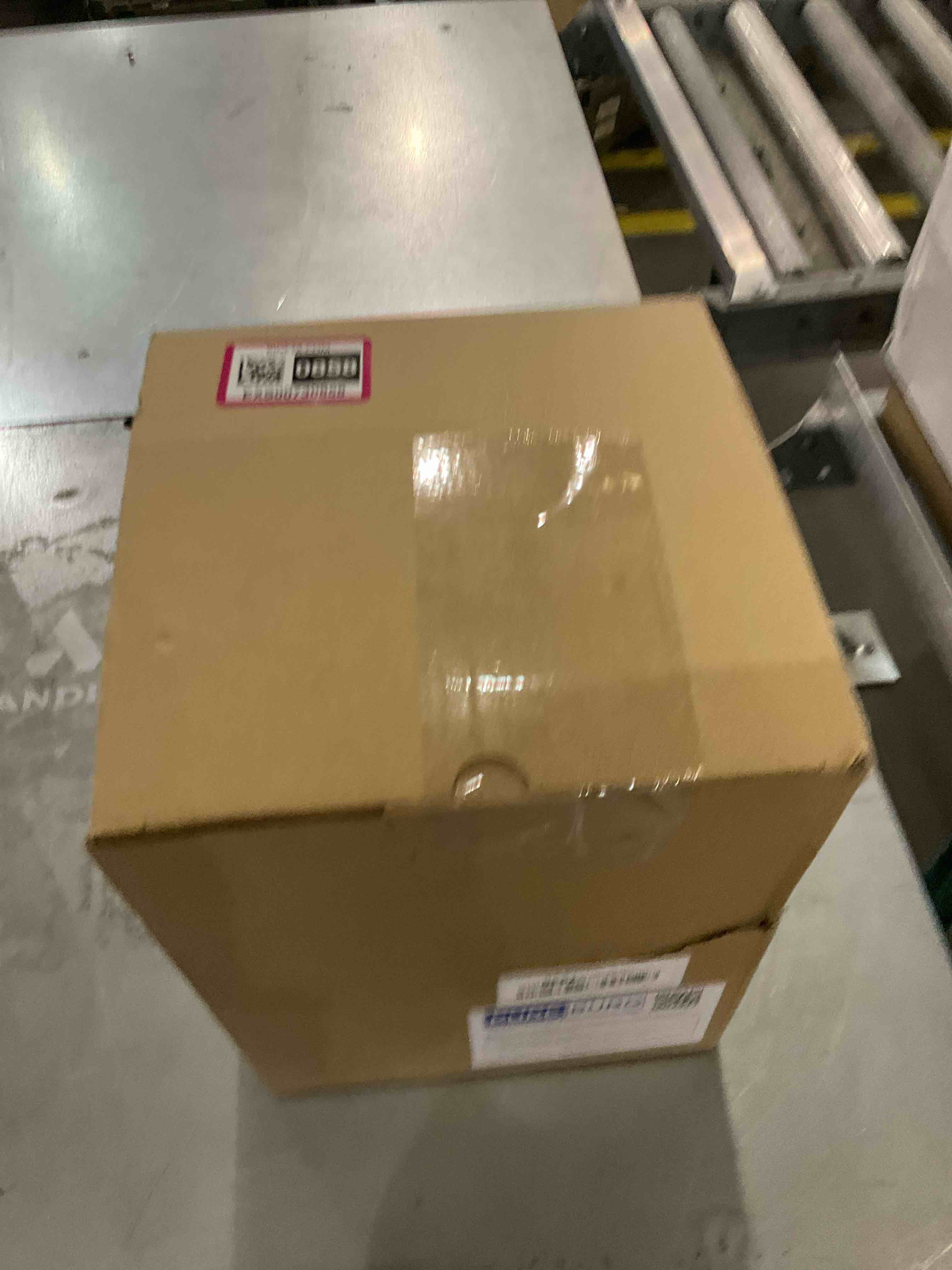 https://s3.amazonaws.com/lotting-images-prod/bidfta/EXS00730858_1703699884020.jpeg
