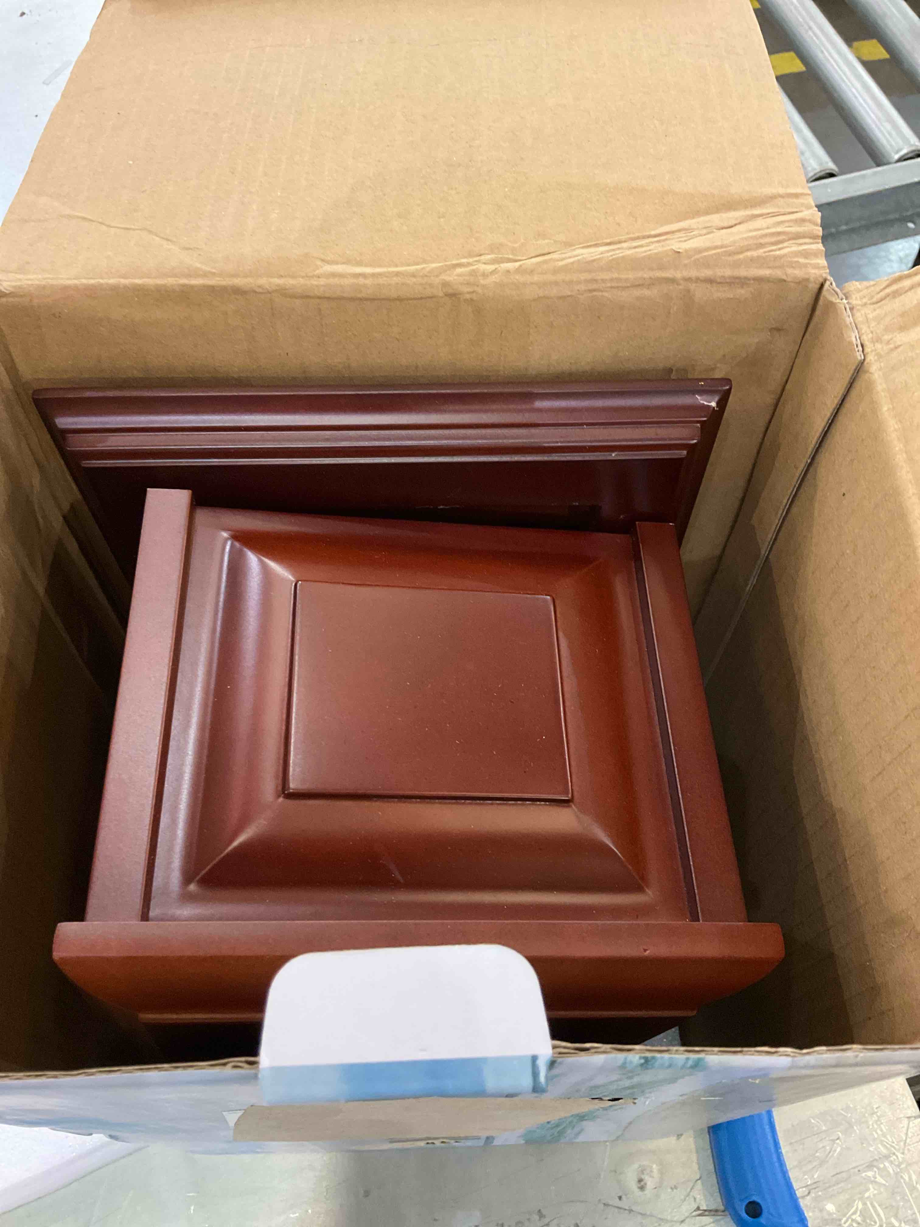 https://s3.amazonaws.com/lotting-images-prod/bidfta/EXS00730865_1703700401287.jpeg