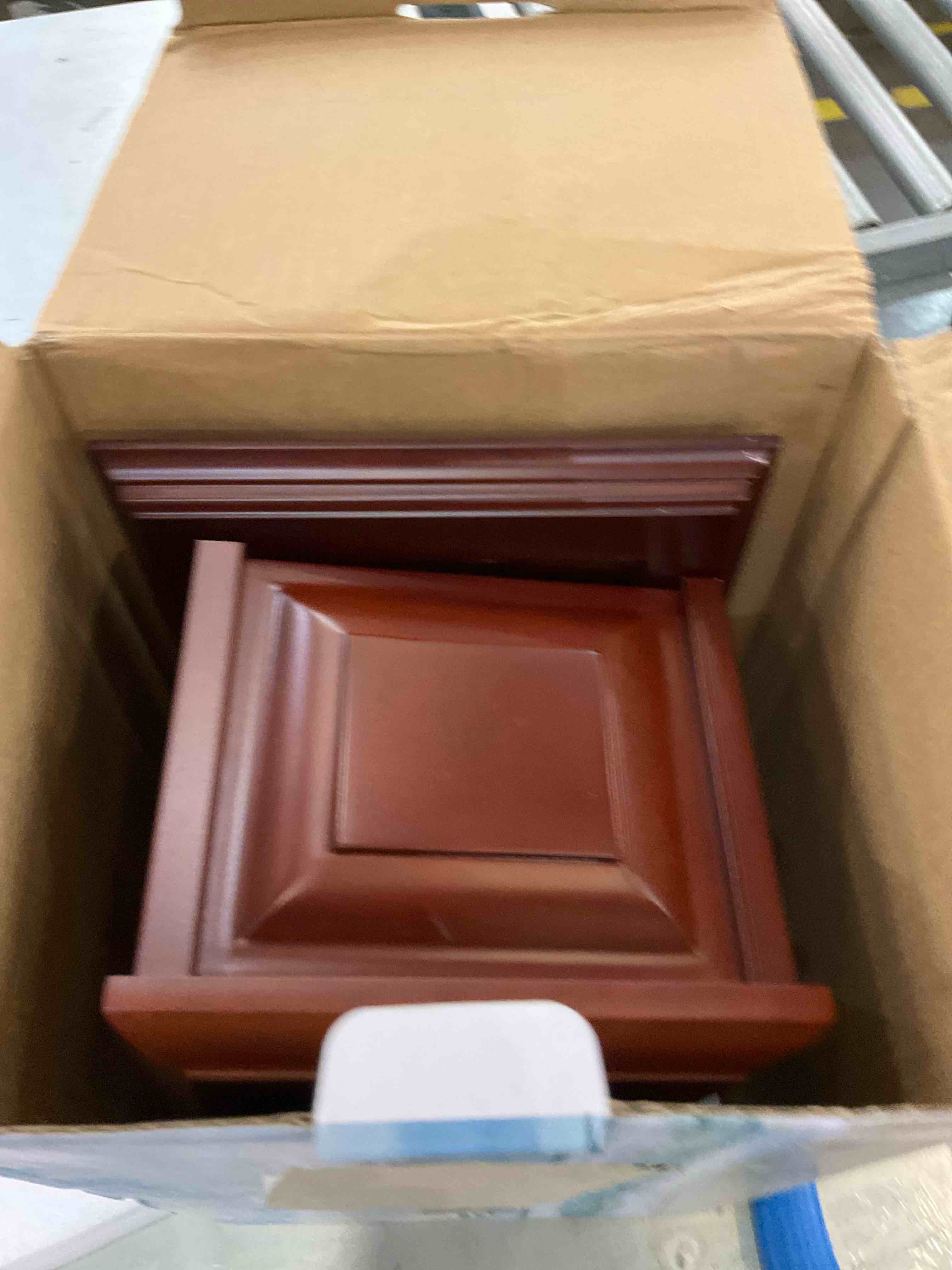 https://s3.amazonaws.com/lotting-images-prod/bidfta/EXS00730865_1703700402616.jpeg
