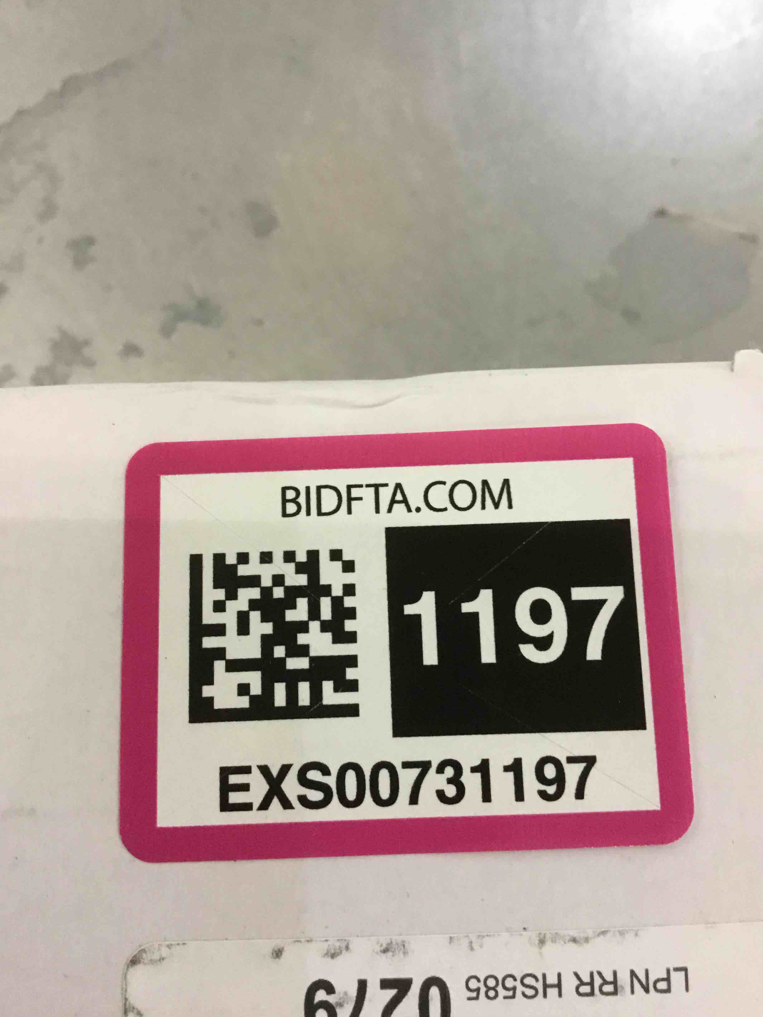 https://s3.amazonaws.com/lotting-images-prod/bidfta/EXS00731197_1702564845443.jpeg