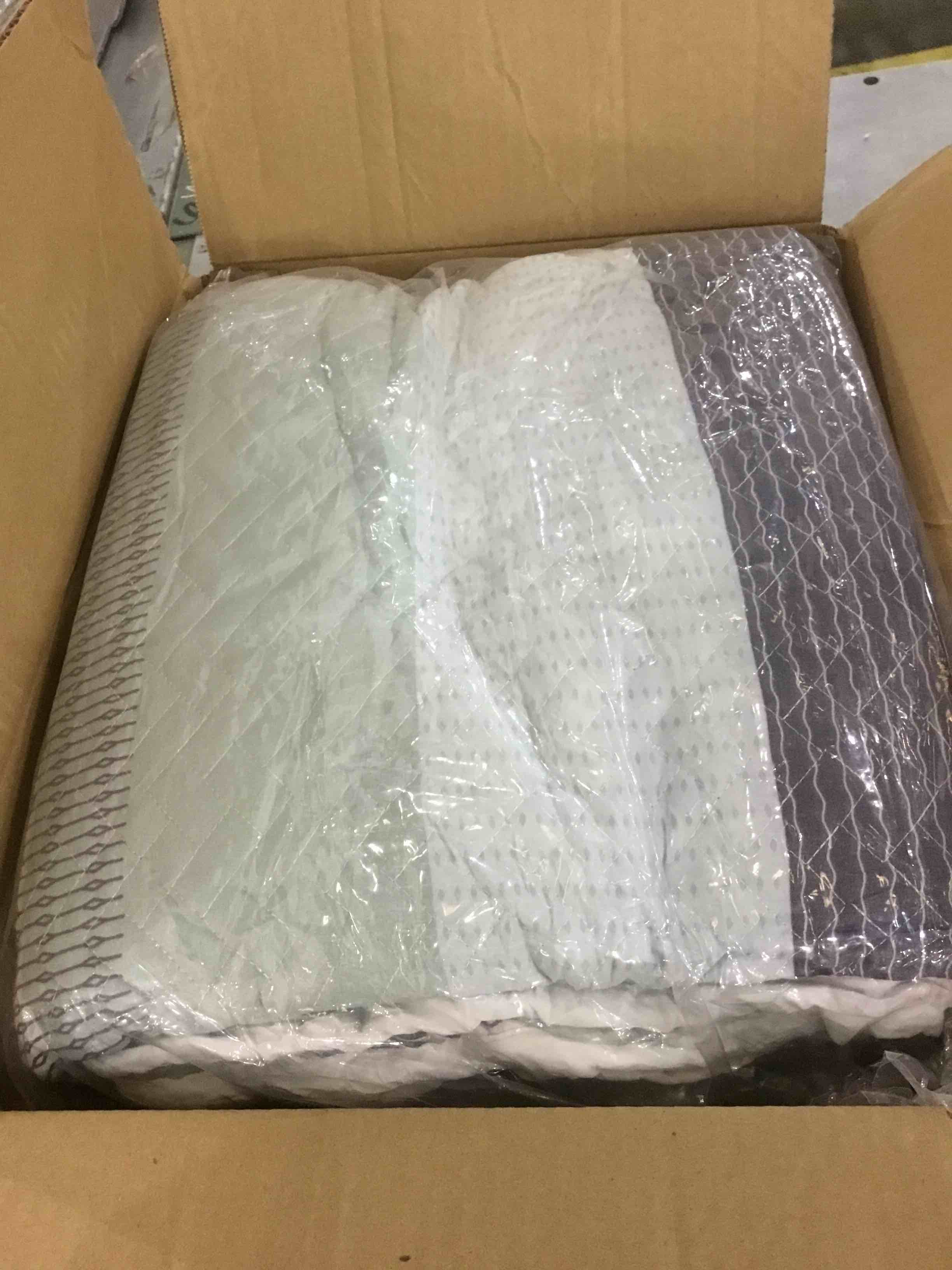https://s3.amazonaws.com/lotting-images-prod/bidfta/EXS00731201_1702565433568.jpeg