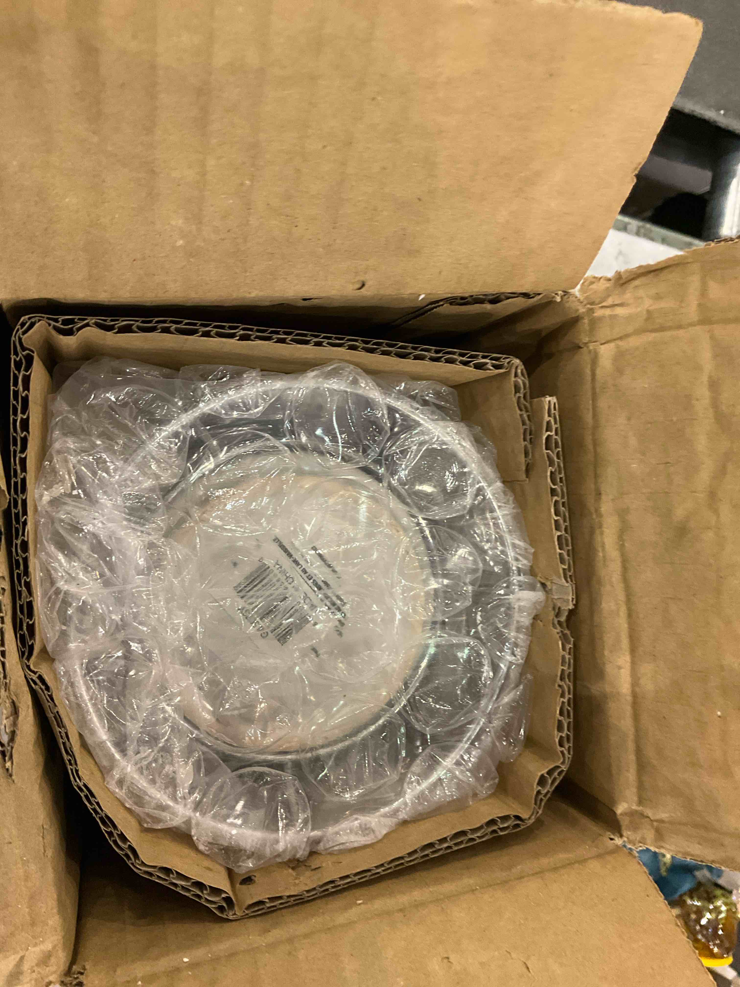 https://s3.amazonaws.com/lotting-images-prod/bidfta/EXS00731608_1702650553251.jpeg