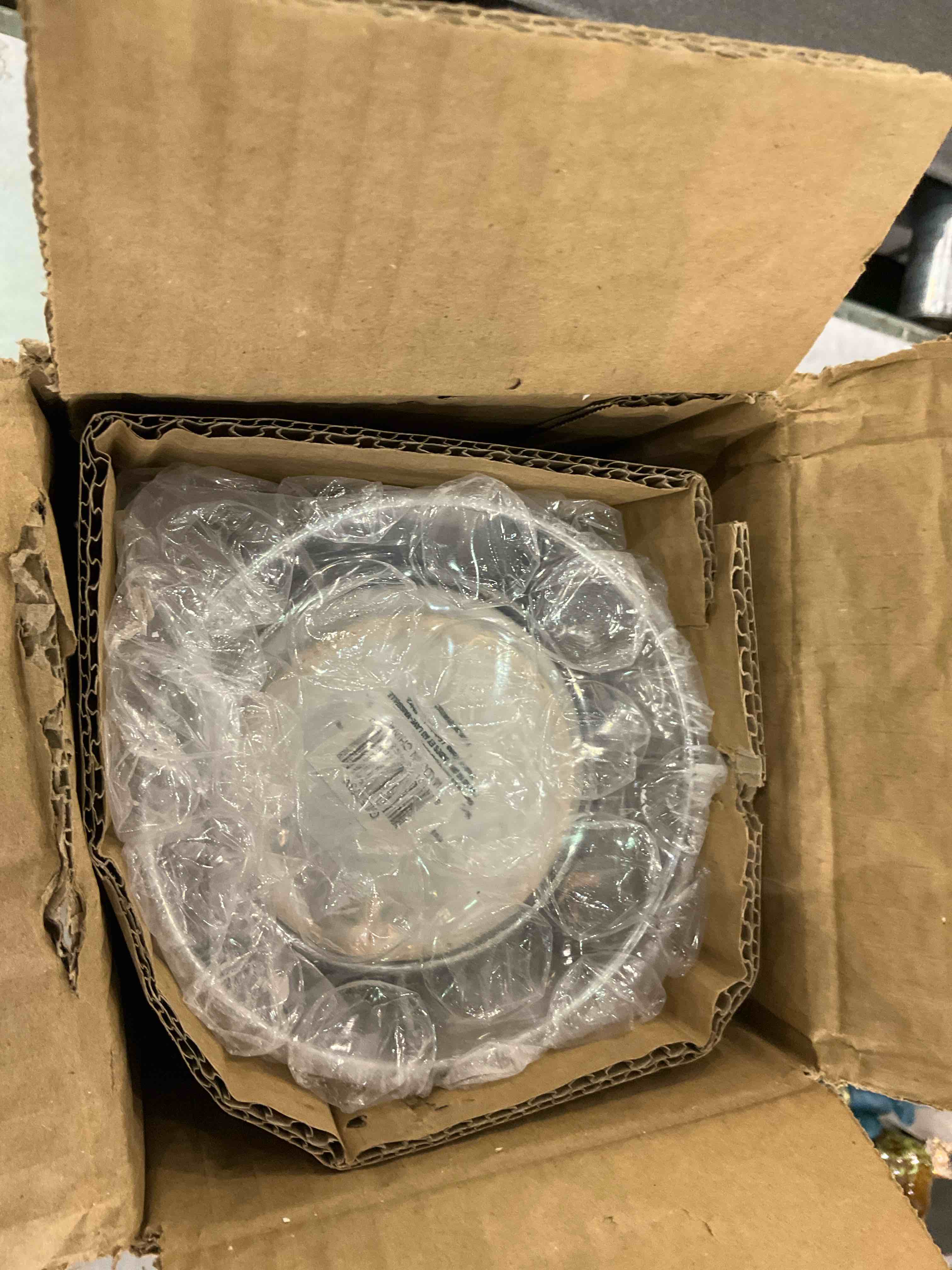 https://s3.amazonaws.com/lotting-images-prod/bidfta/EXS00731608_1702650554367.jpeg