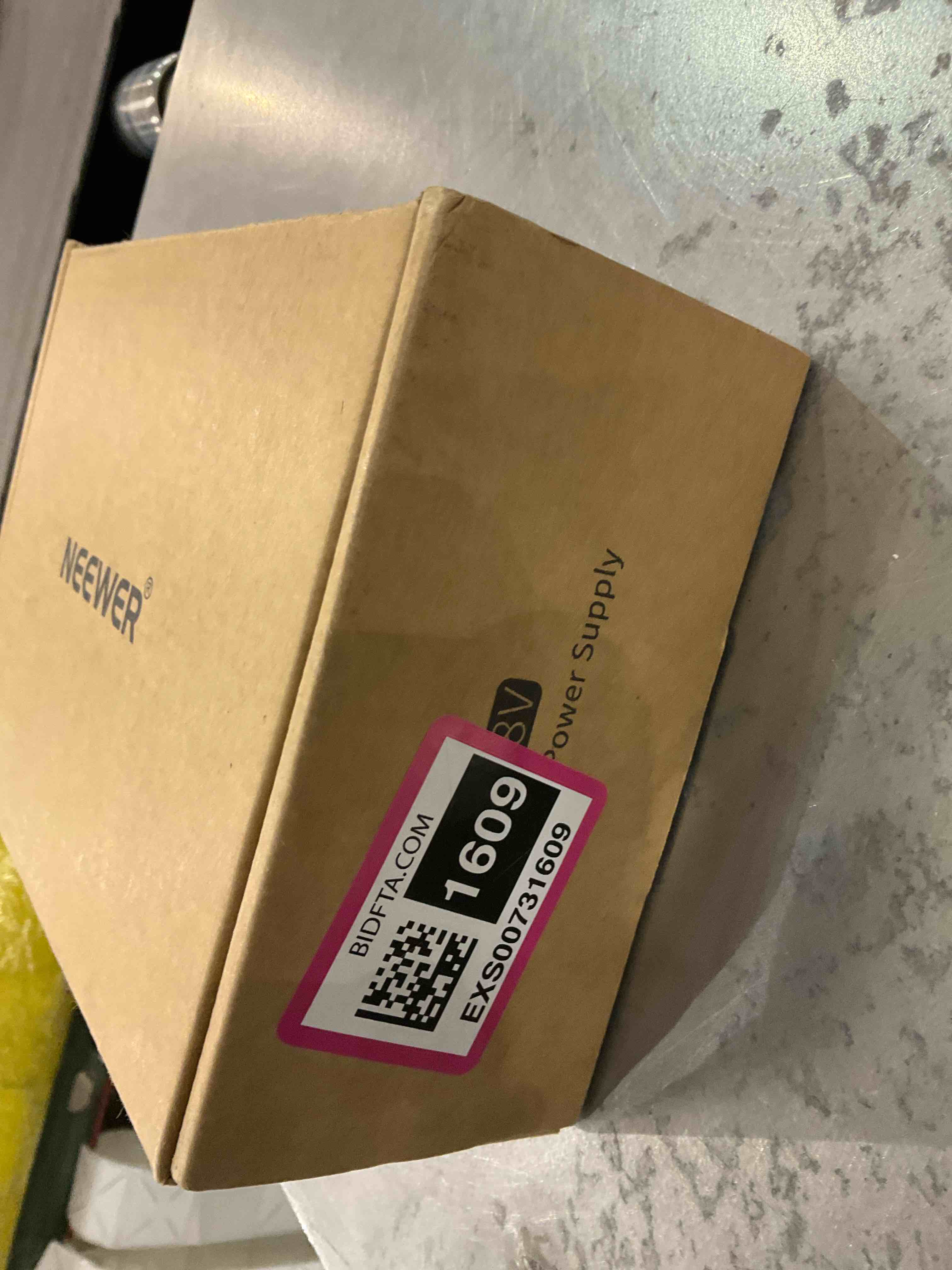 https://s3.amazonaws.com/lotting-images-prod/bidfta/EXS00731609_1702650625285.jpeg