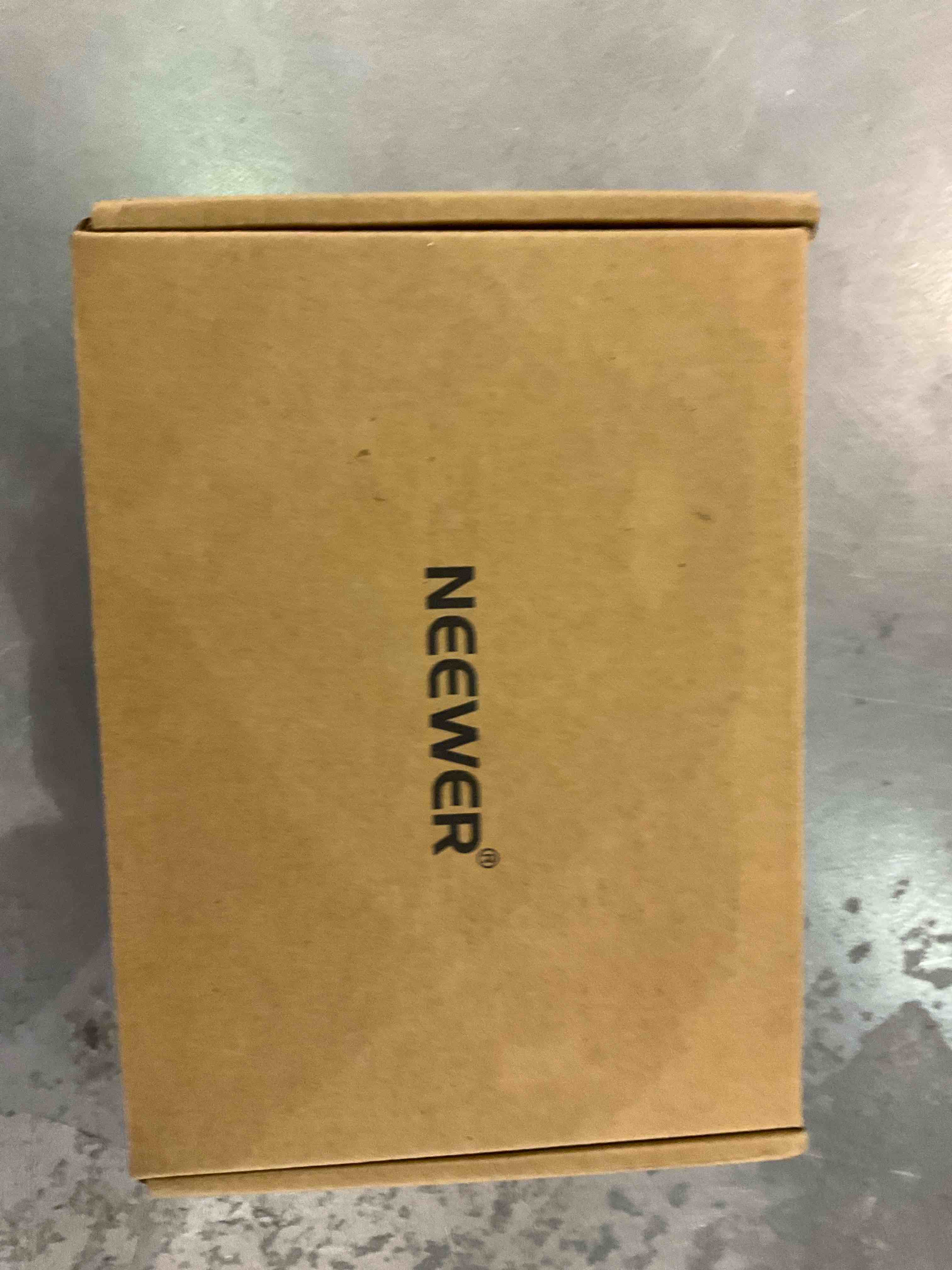 https://s3.amazonaws.com/lotting-images-prod/bidfta/EXS00731609_1702650629334.jpeg