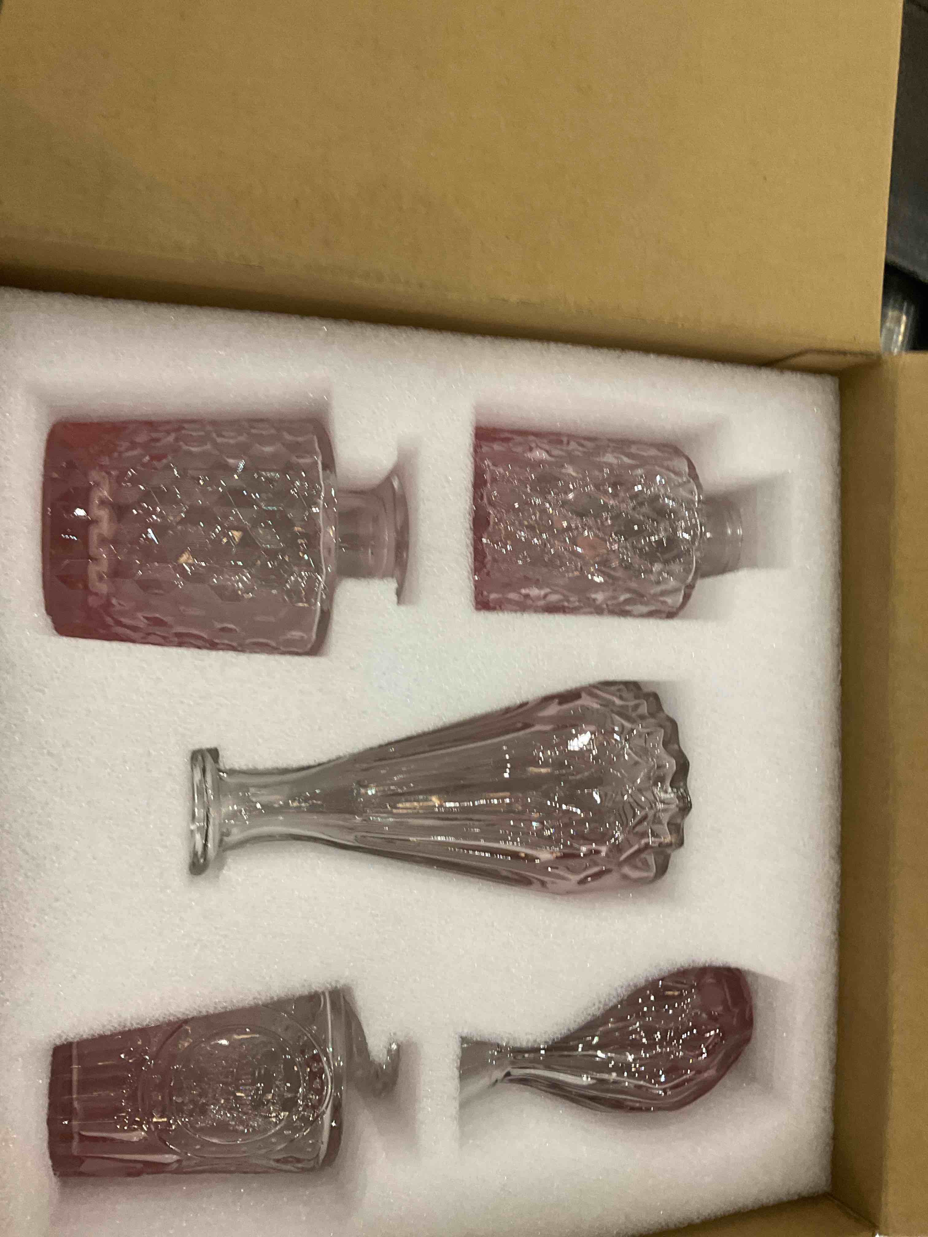 https://s3.amazonaws.com/lotting-images-prod/bidfta/EXS00731842_1702918359940.jpeg