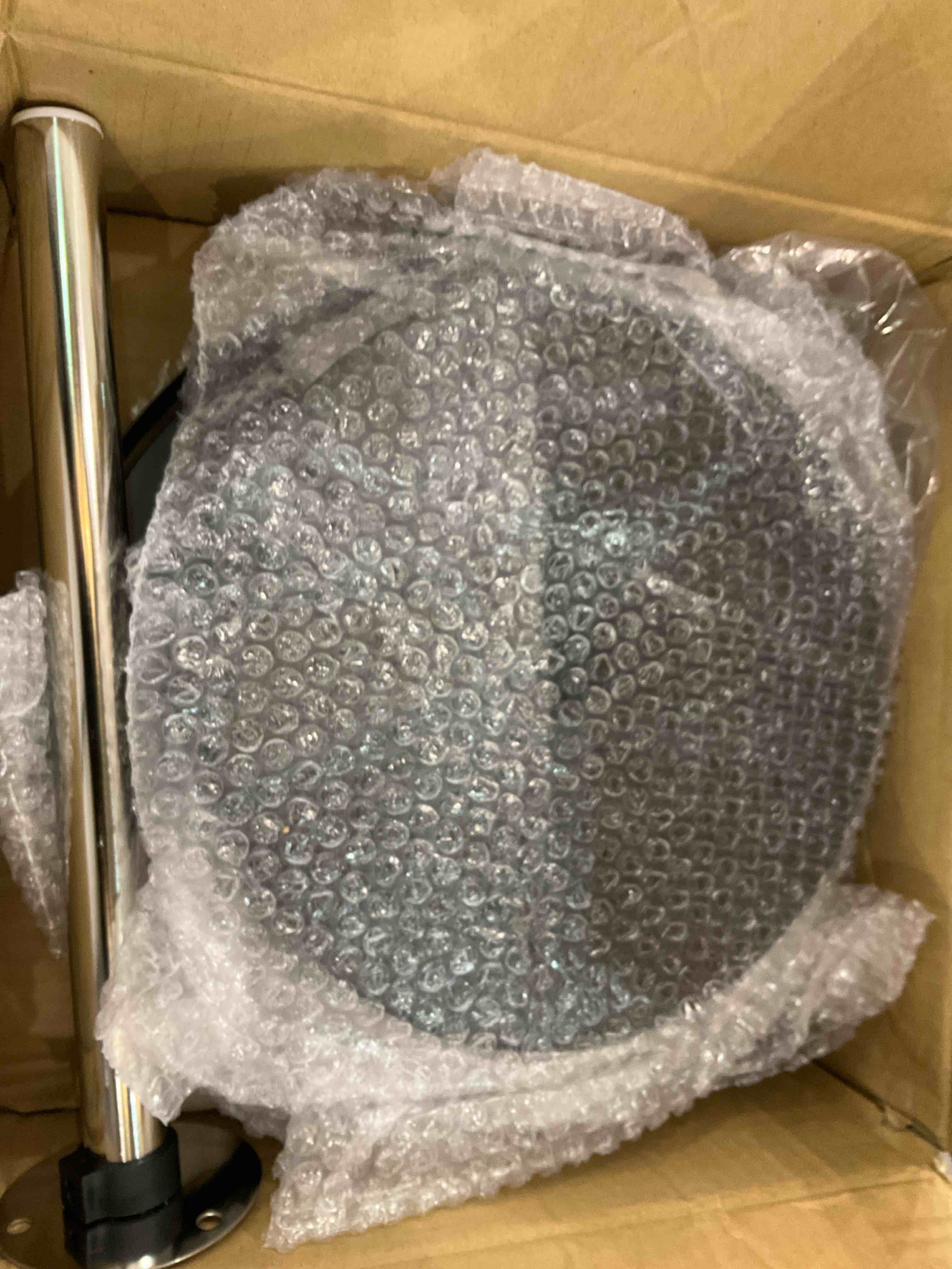 https://s3.amazonaws.com/lotting-images-prod/bidfta/EXS00731916_1702998498145.jpeg