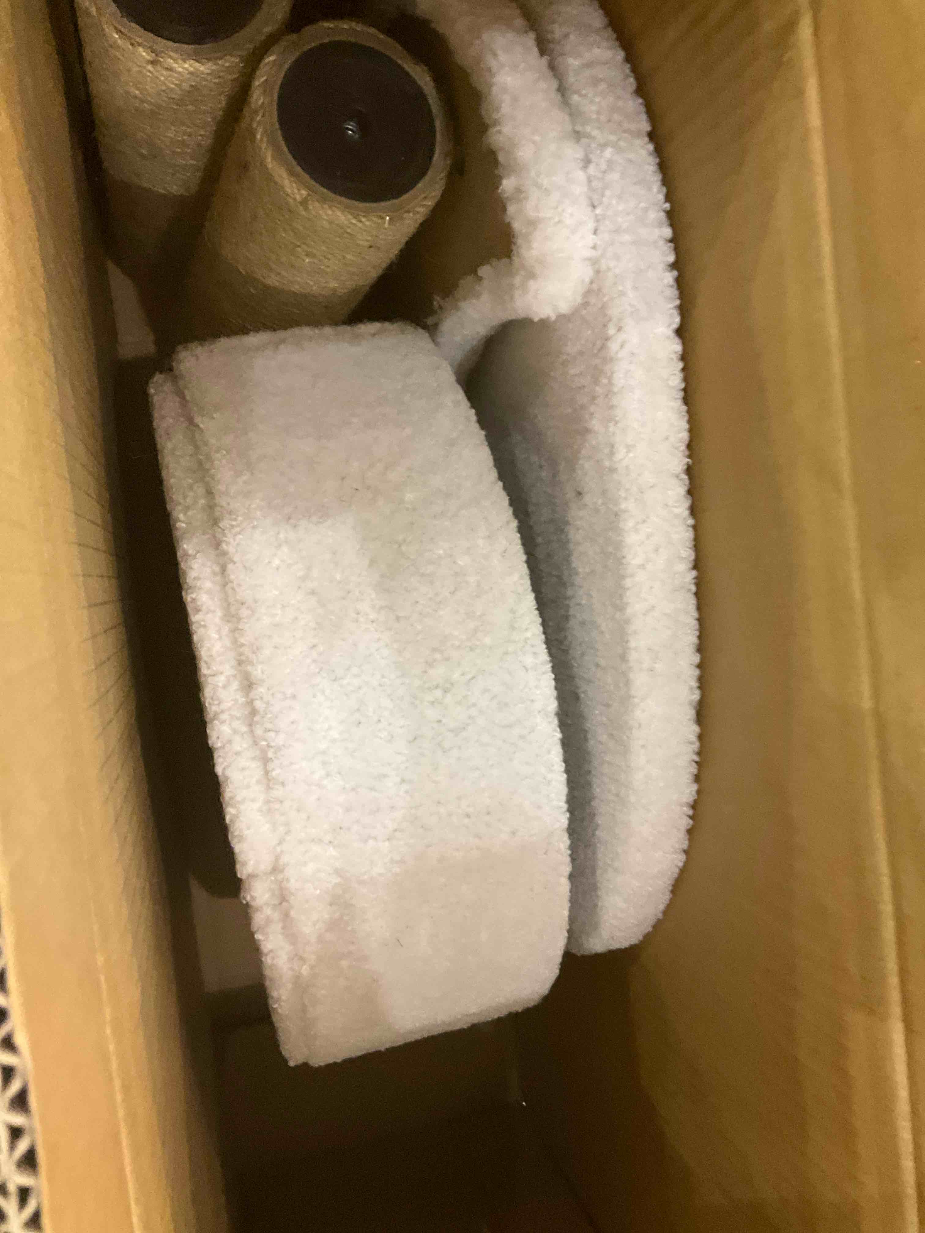 https://s3.amazonaws.com/lotting-images-prod/bidfta/EXS00732581_1702555951666.jpeg