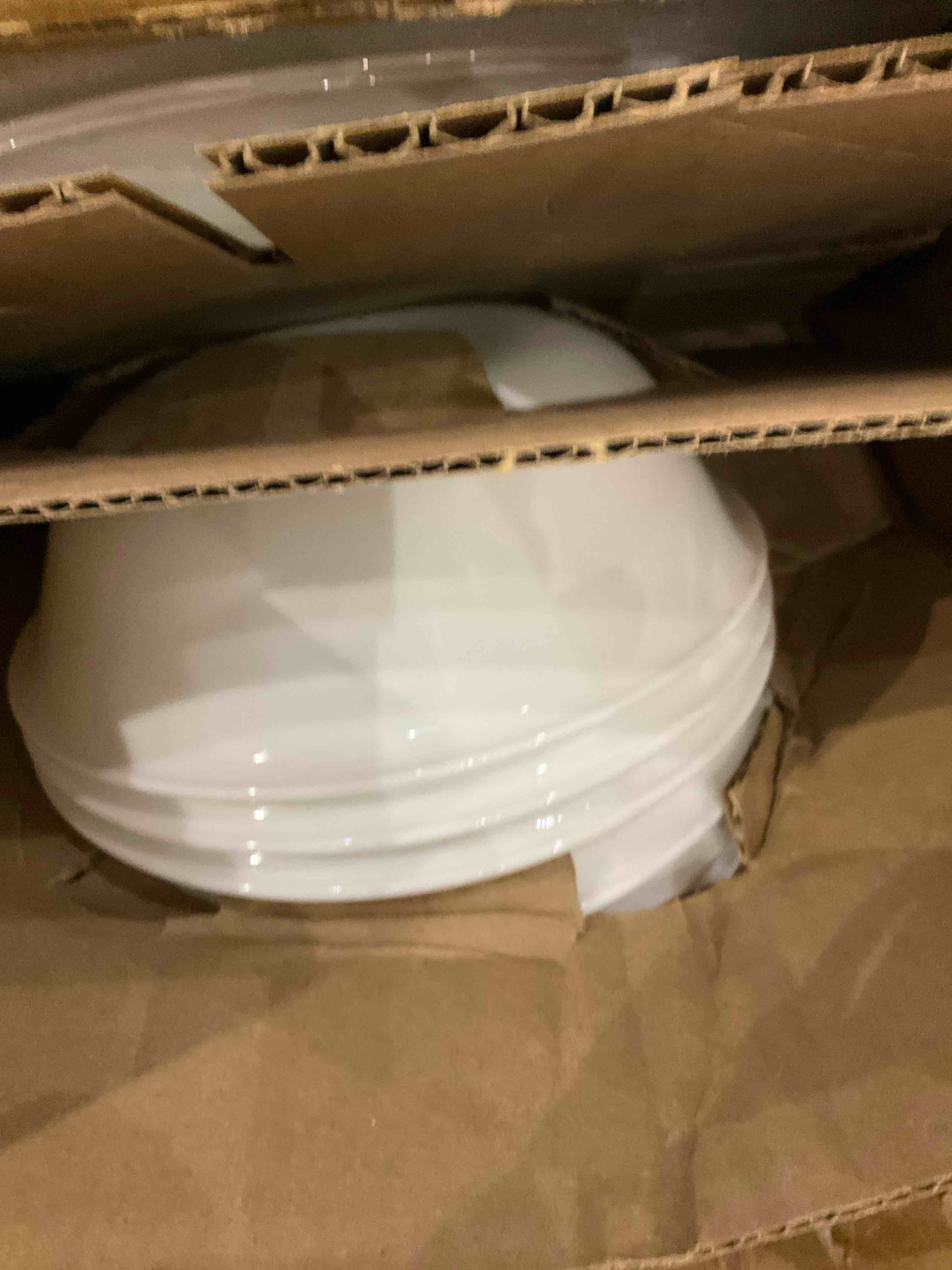 https://s3.amazonaws.com/lotting-images-prod/bidfta/EXS00732739_1702645295220.jpeg