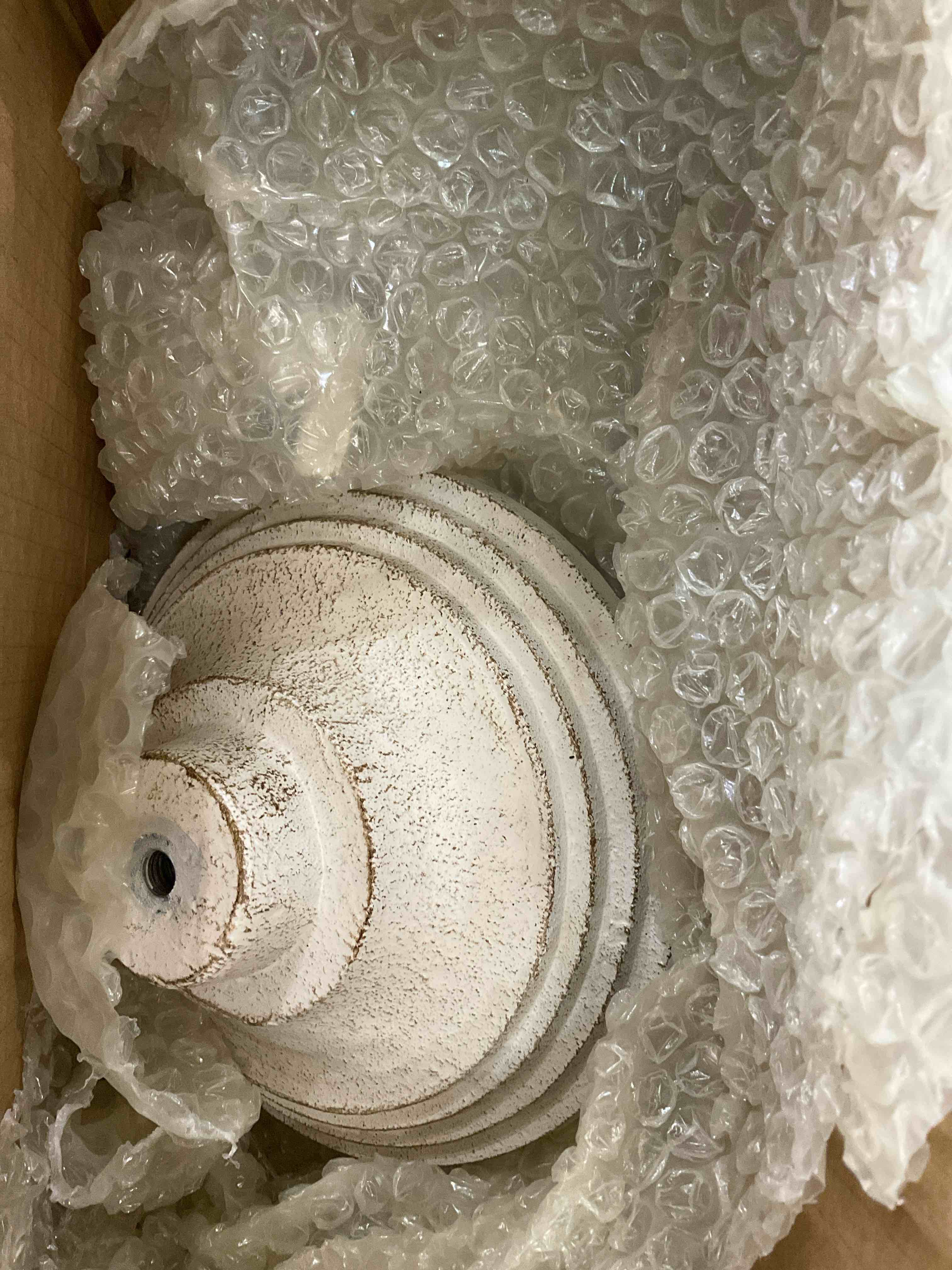 https://s3.amazonaws.com/lotting-images-prod/bidfta/EXS00732993_1702916821413.jpeg