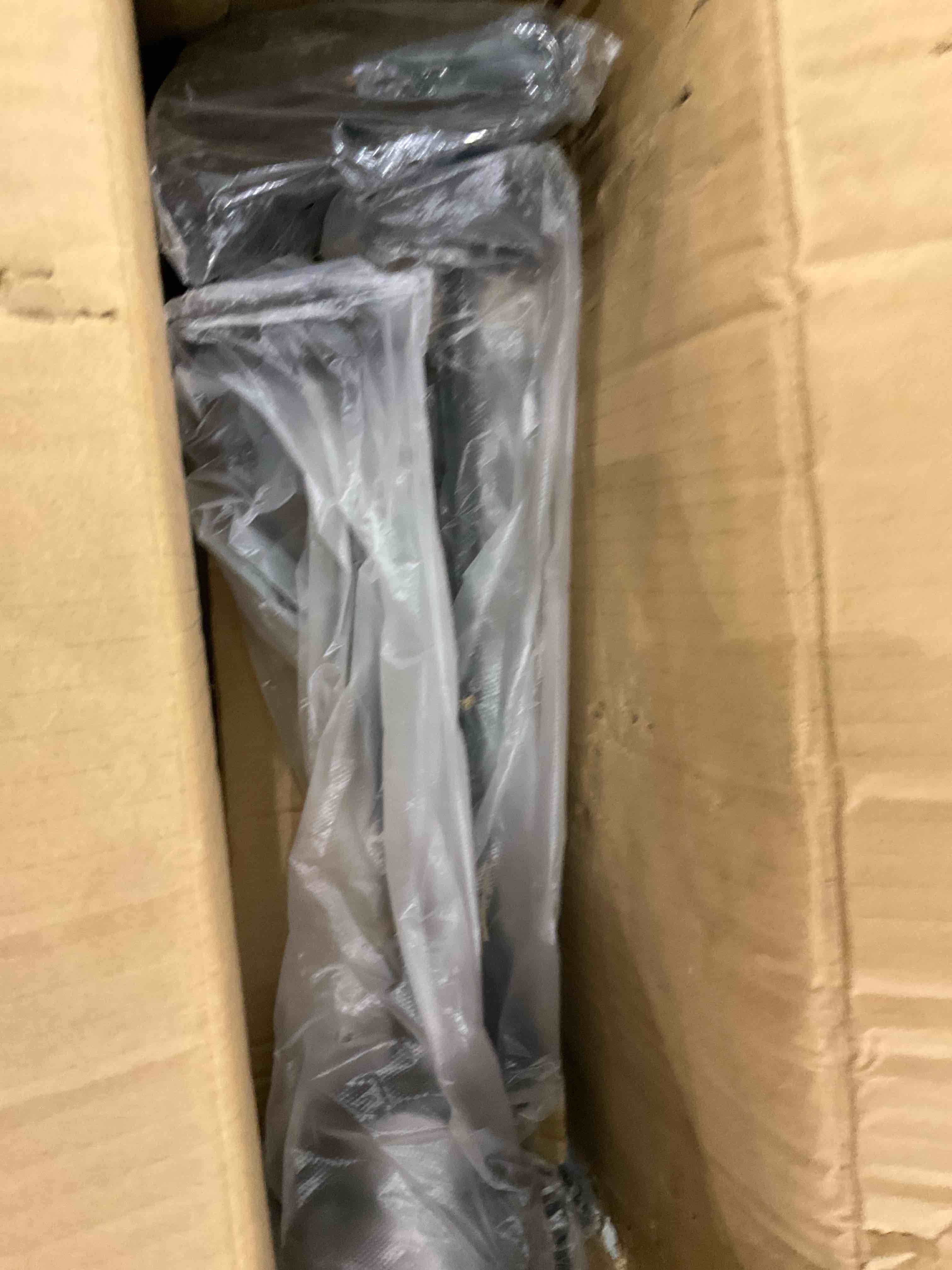 https://s3.amazonaws.com/lotting-images-prod/bidfta/EXS00733257_1702479231246.jpeg