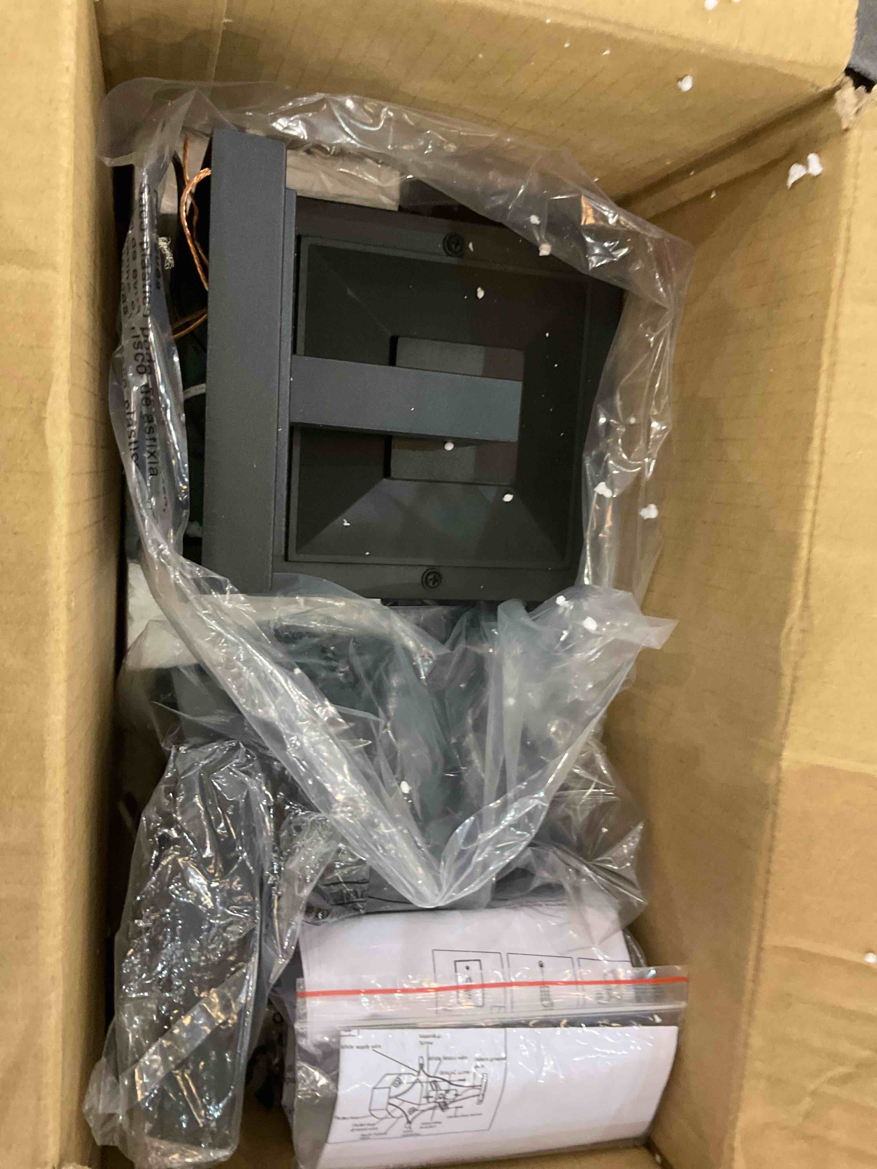 https://s3.amazonaws.com/lotting-images-prod/bidfta/EXS00733314_1702486480862.jpeg