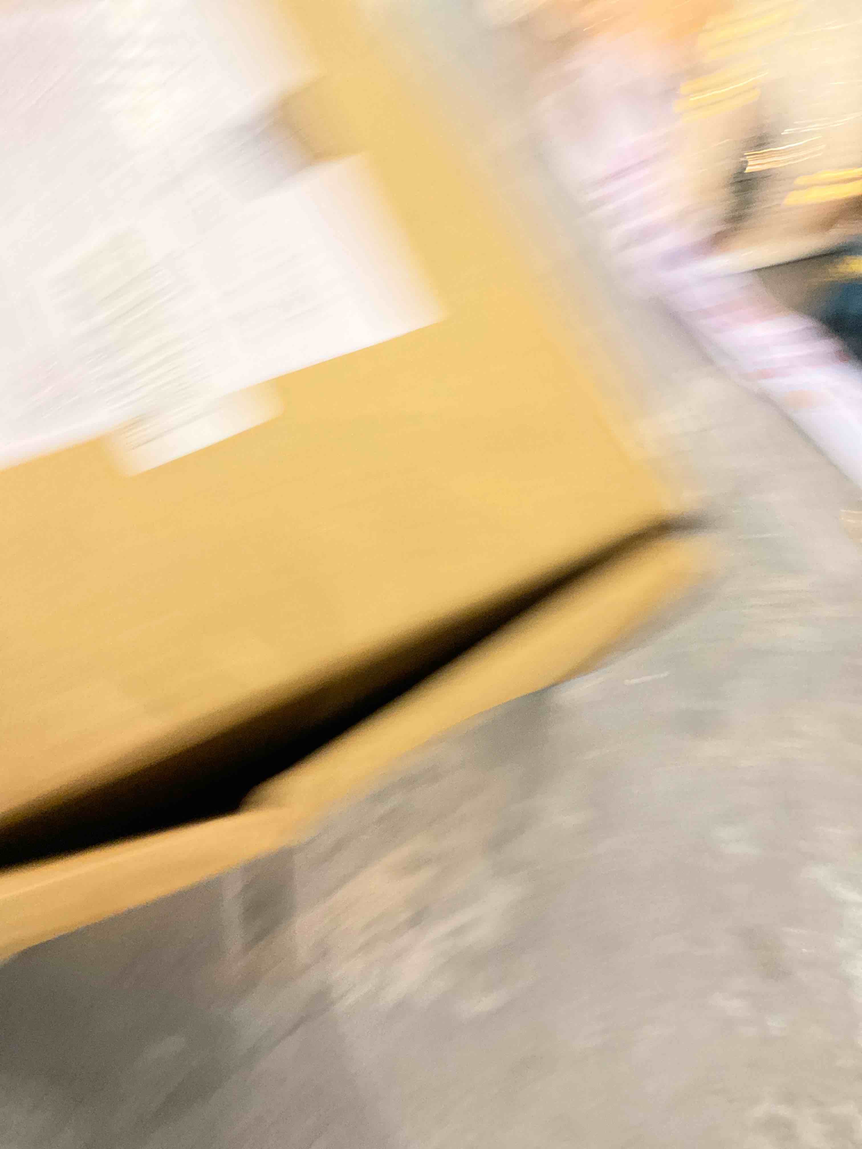 https://s3.amazonaws.com/lotting-images-prod/bidfta/EXS00733437_1702563866043.jpeg