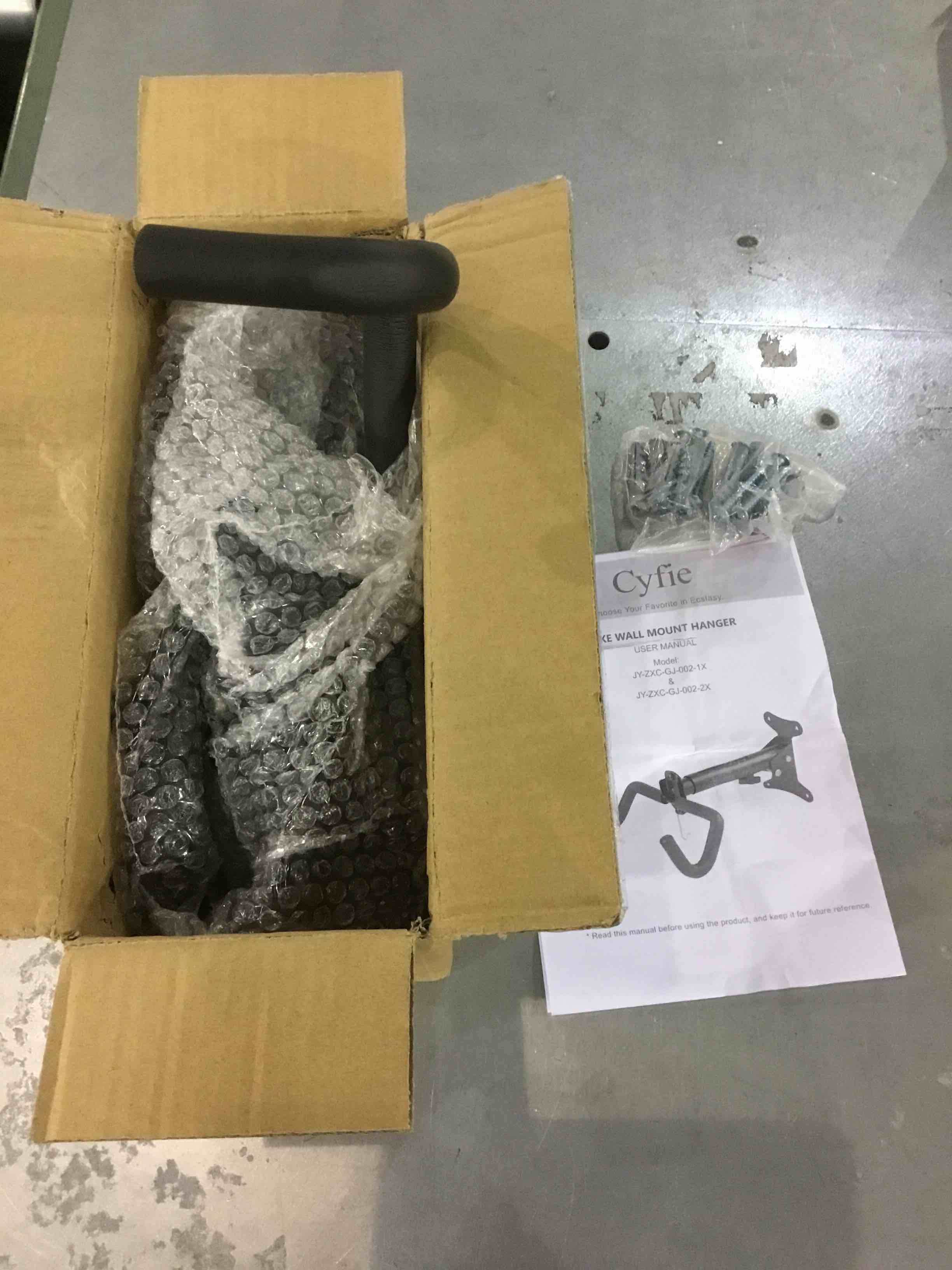 https://s3.amazonaws.com/lotting-images-prod/bidfta/EXS00733513_1702039964074.jpeg