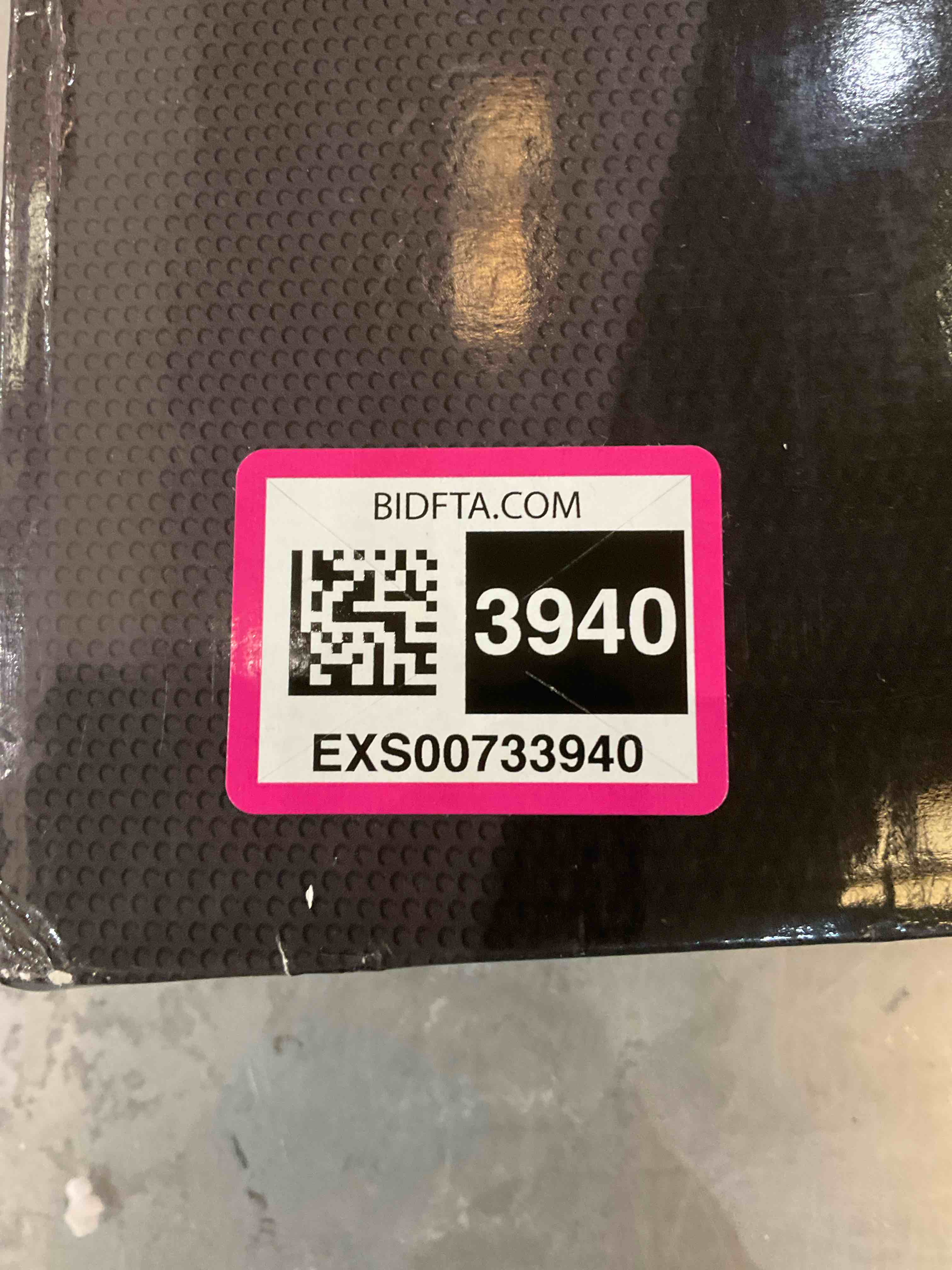 https://s3.amazonaws.com/lotting-images-prod/bidfta/EXS00733940_1702406103414.jpeg
