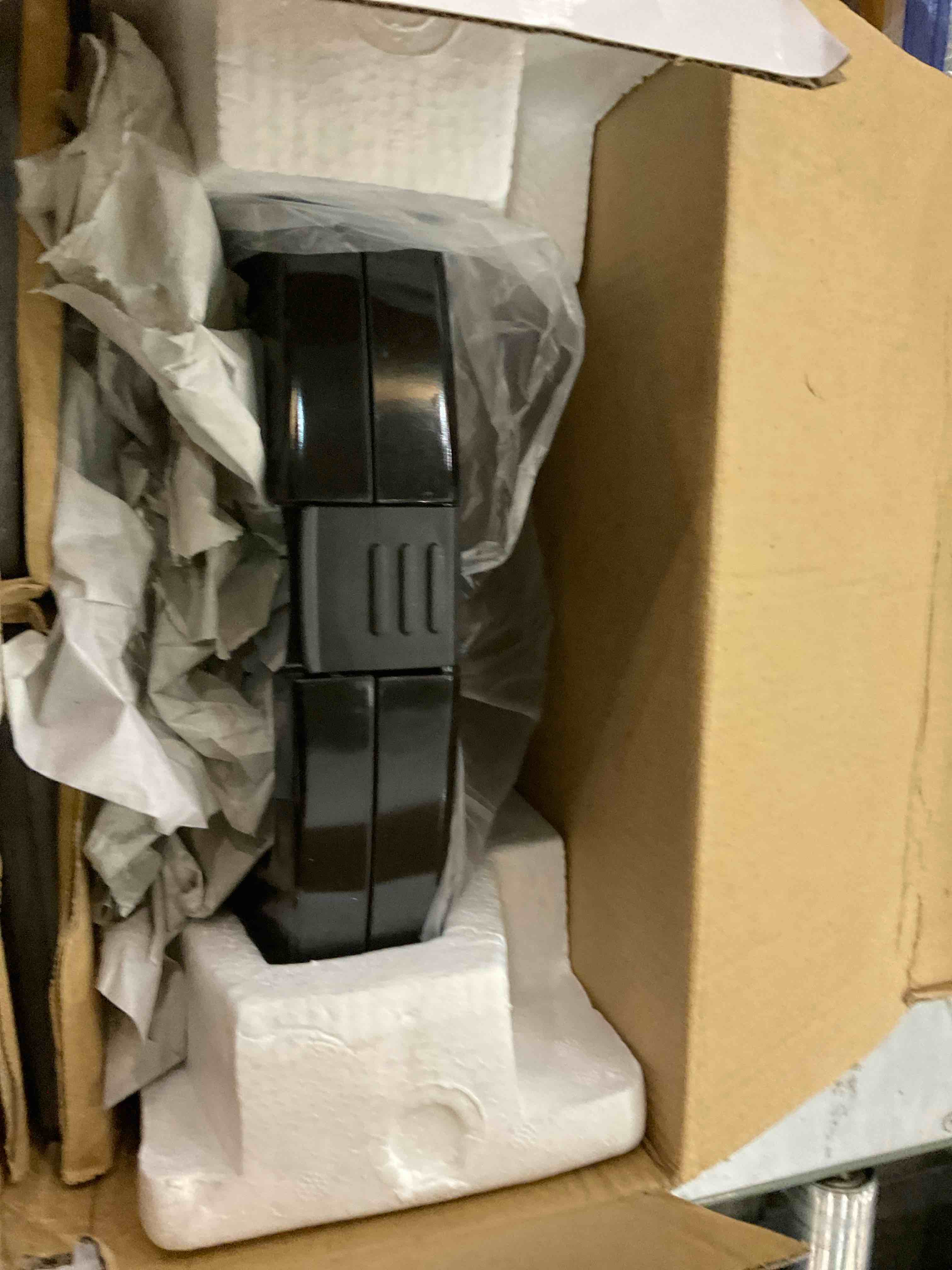 https://s3.amazonaws.com/lotting-images-prod/bidfta/EXS00734225_1702657318668.jpeg
