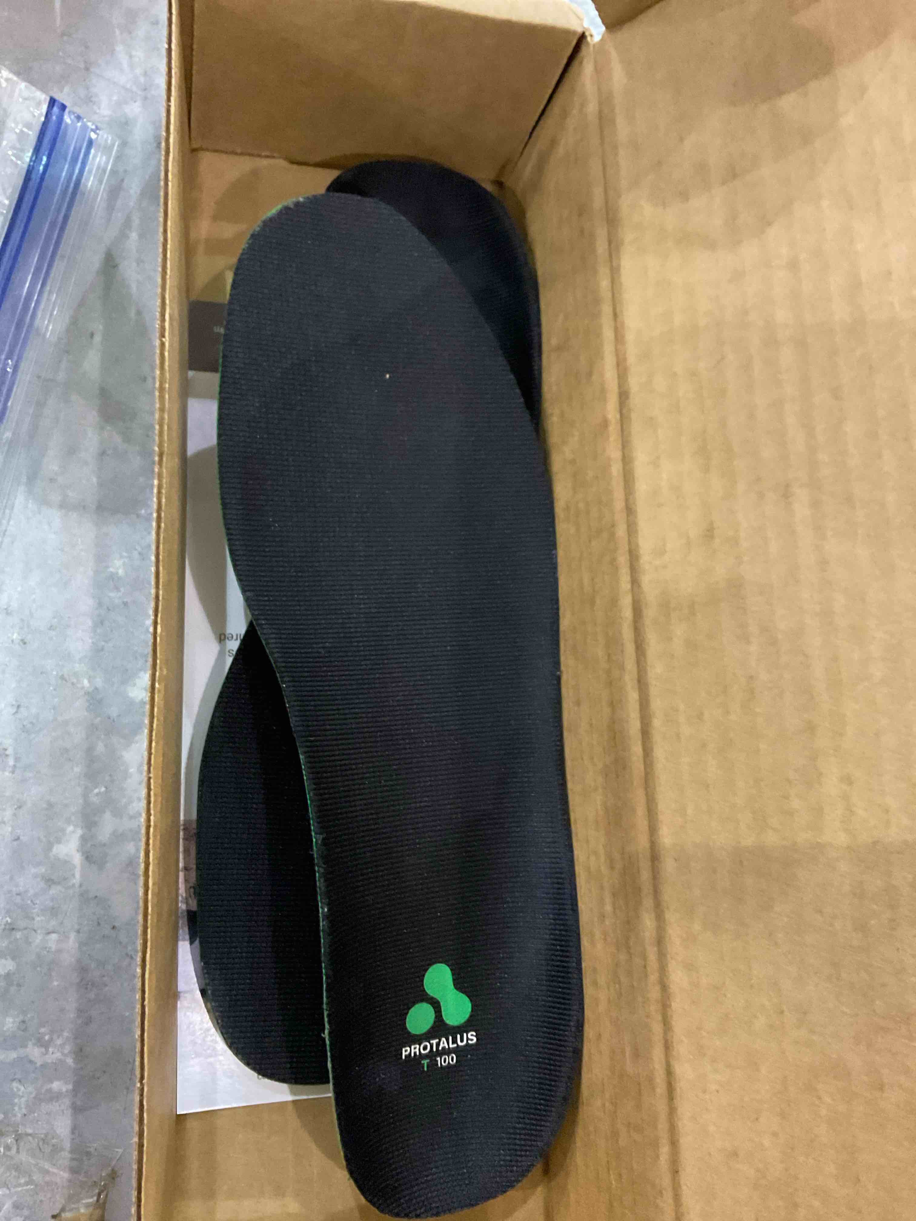 https://s3.amazonaws.com/lotting-images-prod/bidfta/EXS00734316_1702907646123.jpeg