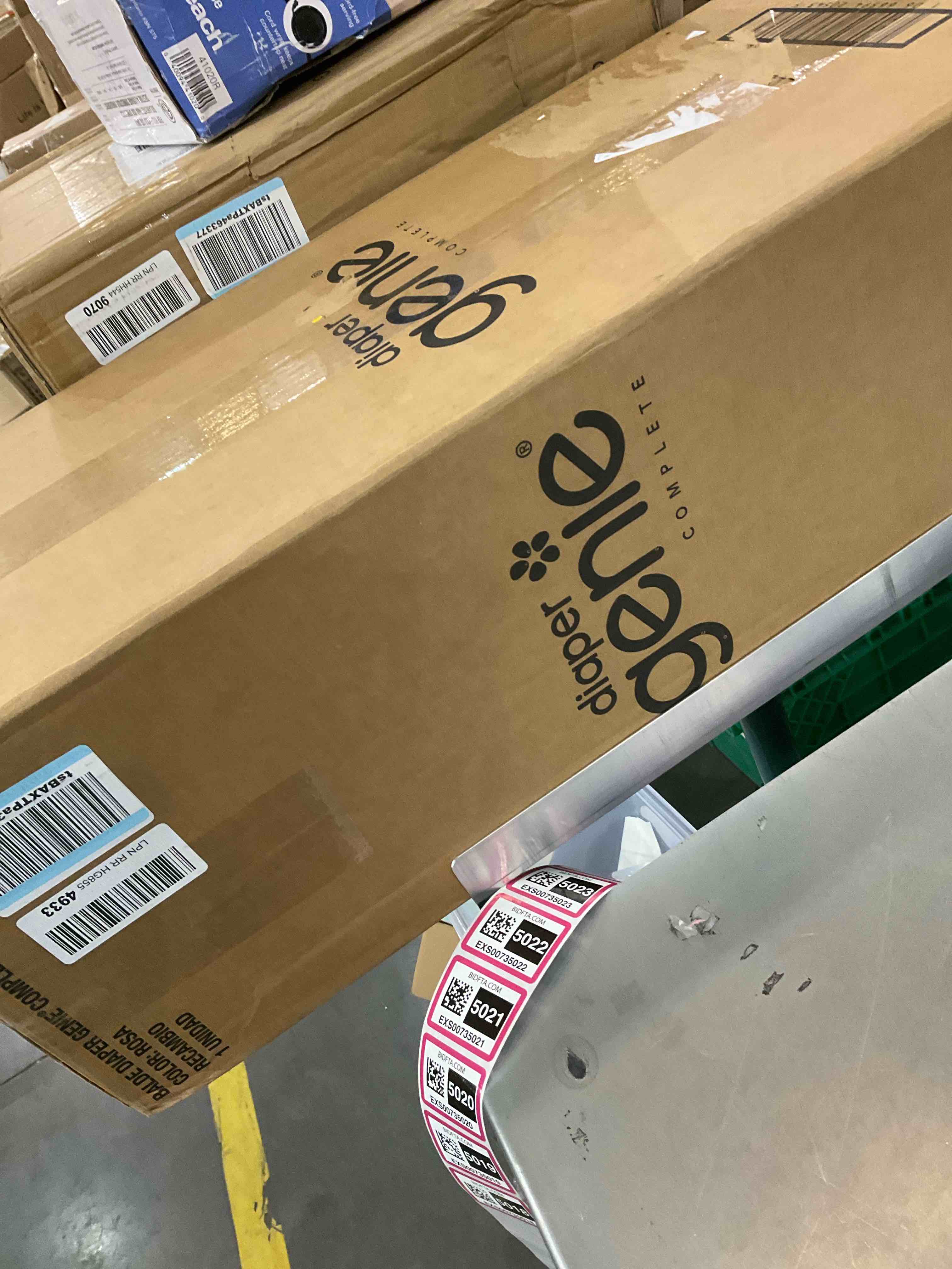 https://s3.amazonaws.com/lotting-images-prod/bidfta/EXS00735018_1702569698327.jpeg