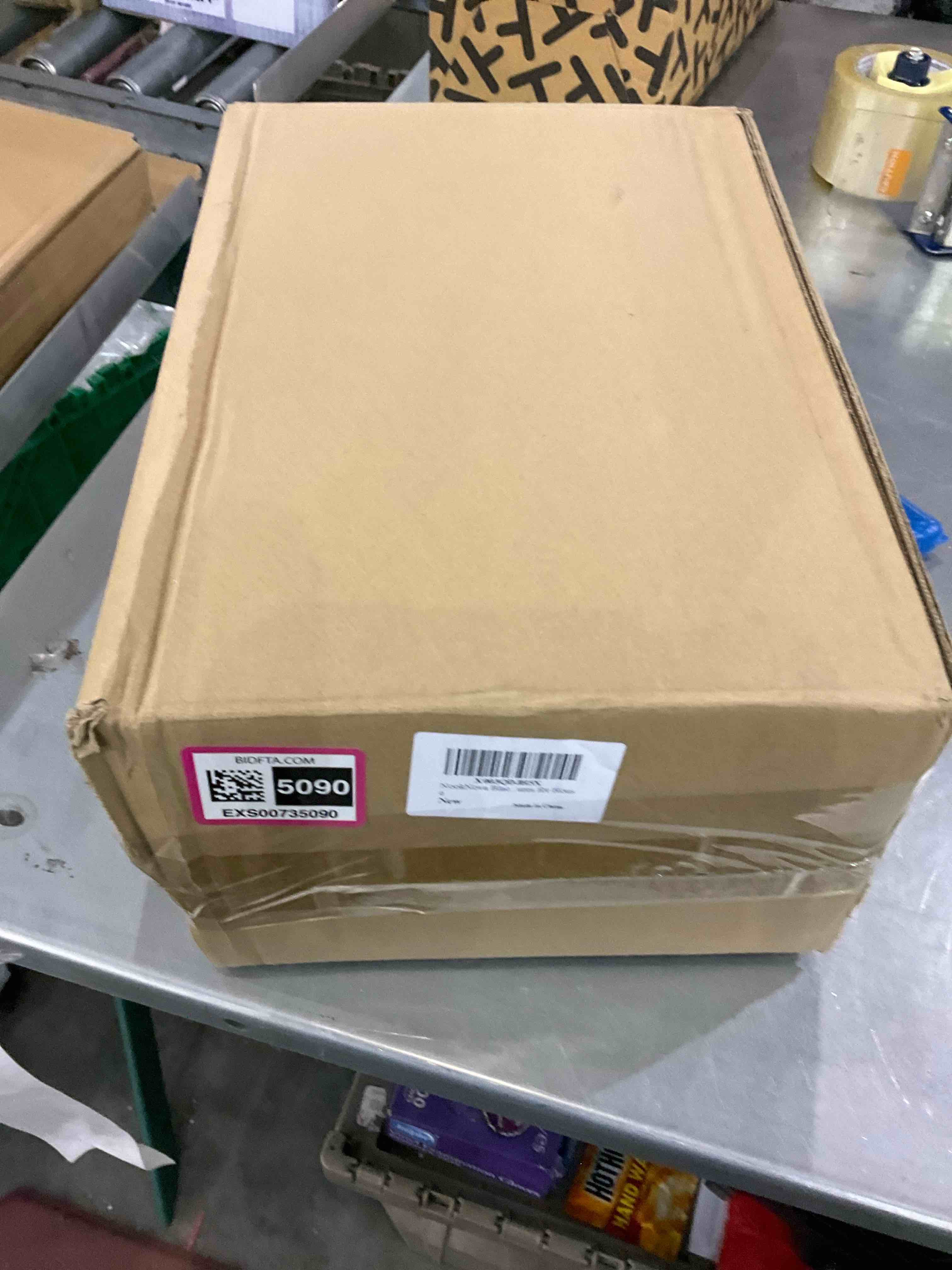 https://s3.amazonaws.com/lotting-images-prod/bidfta/EXS00735090_1702644407514.jpeg