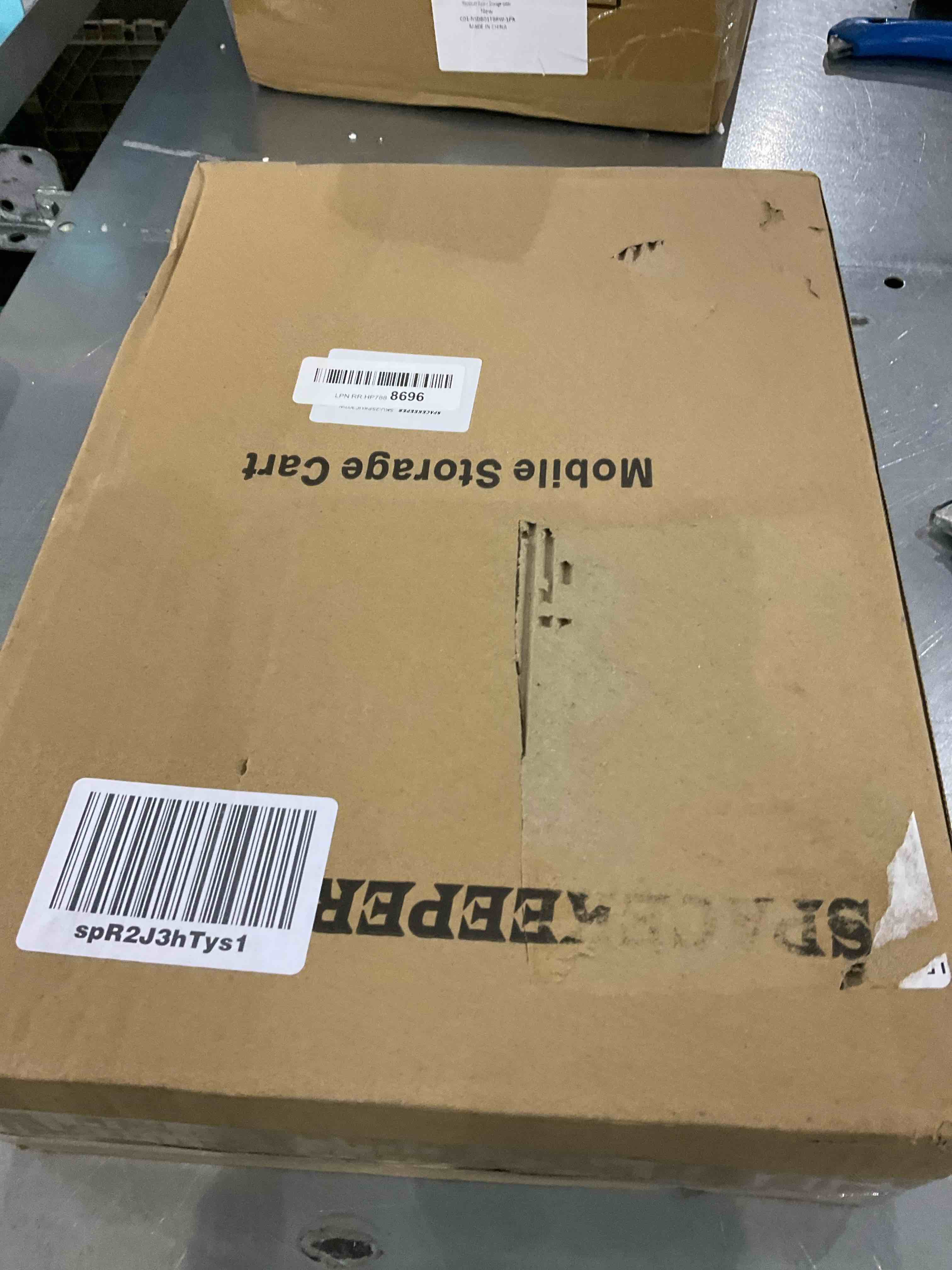 https://s3.amazonaws.com/lotting-images-prod/bidfta/EXS00735102_1702645575097.jpeg