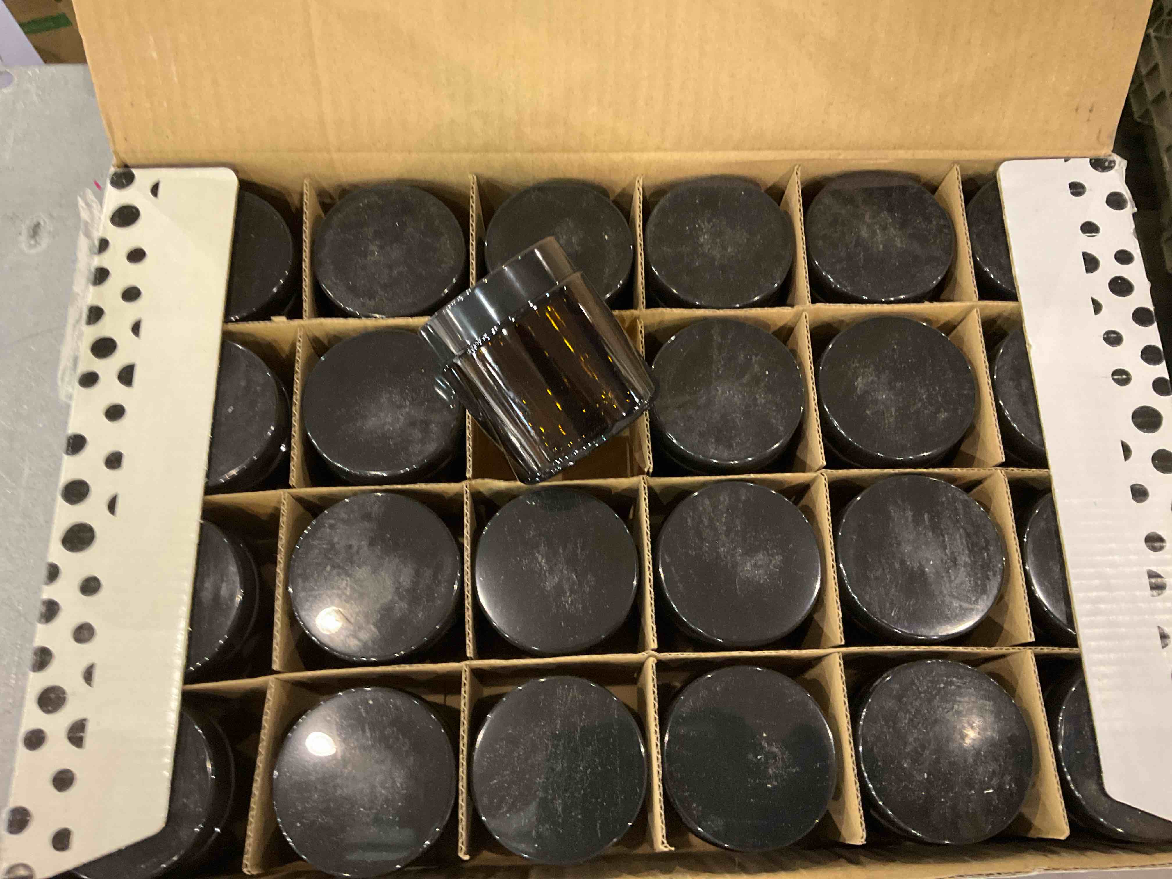 https://s3.amazonaws.com/lotting-images-prod/bidfta/EXS00735671_1702644524975.jpeg