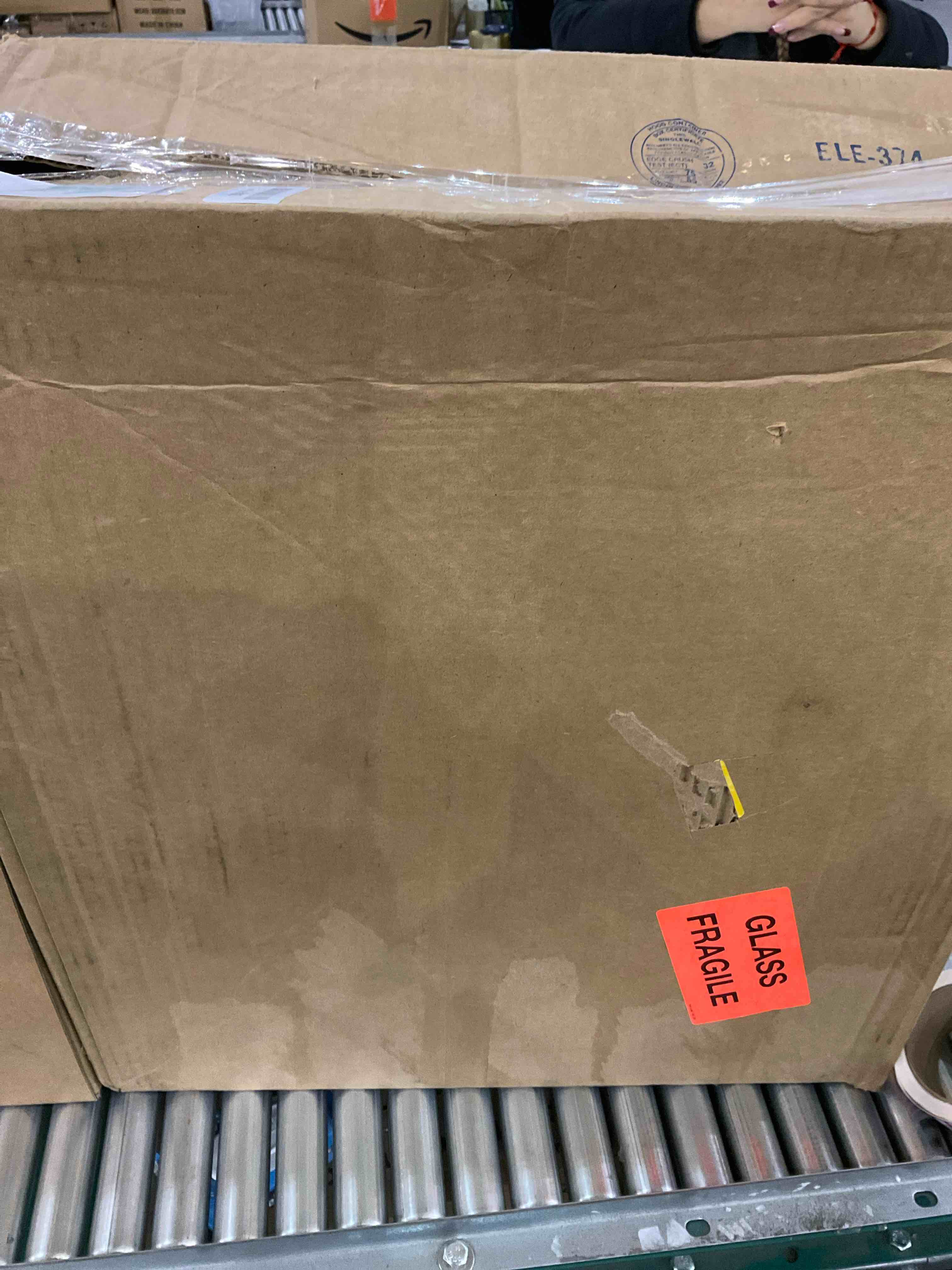 https://s3.amazonaws.com/lotting-images-prod/bidfta/EXS00736054_1701872791547.jpeg