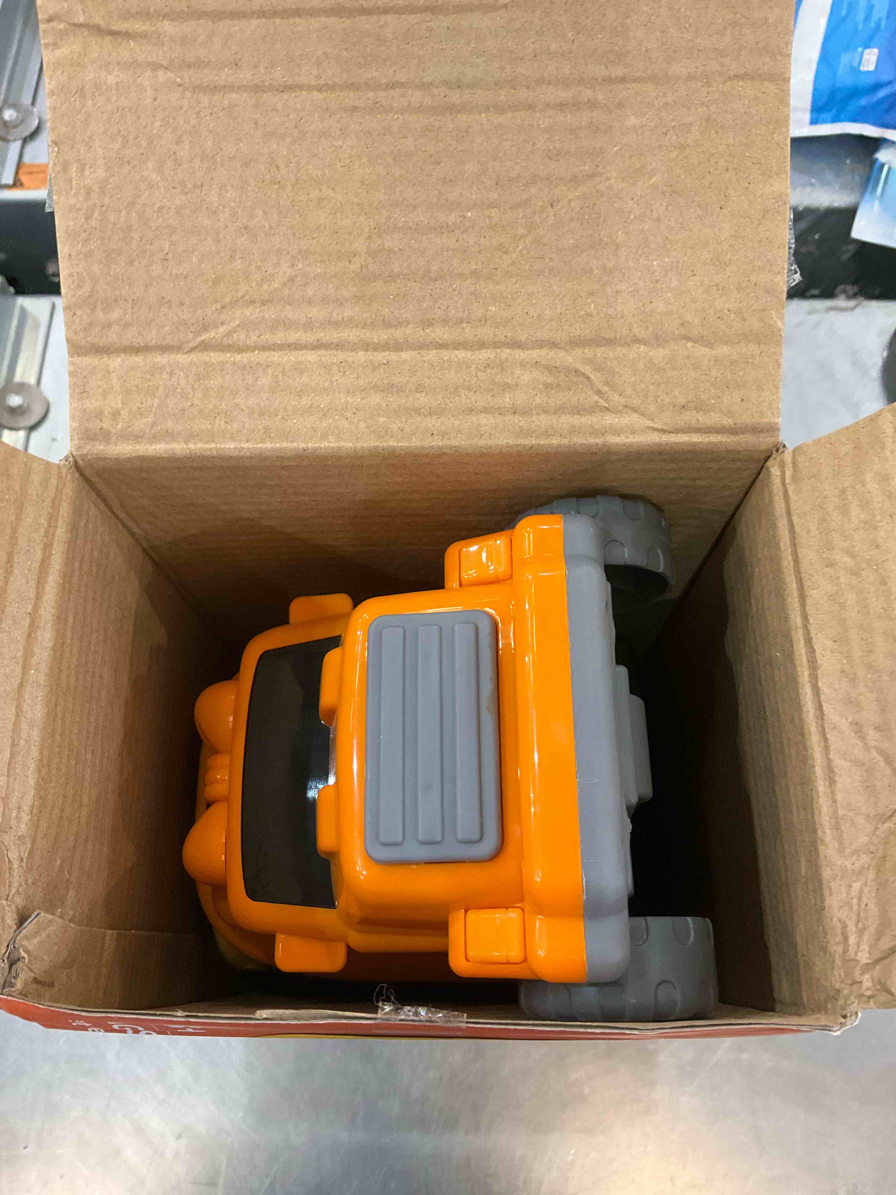 https://s3.amazonaws.com/lotting-images-prod/bidfta/EXS00736099_1701880541543.jpeg