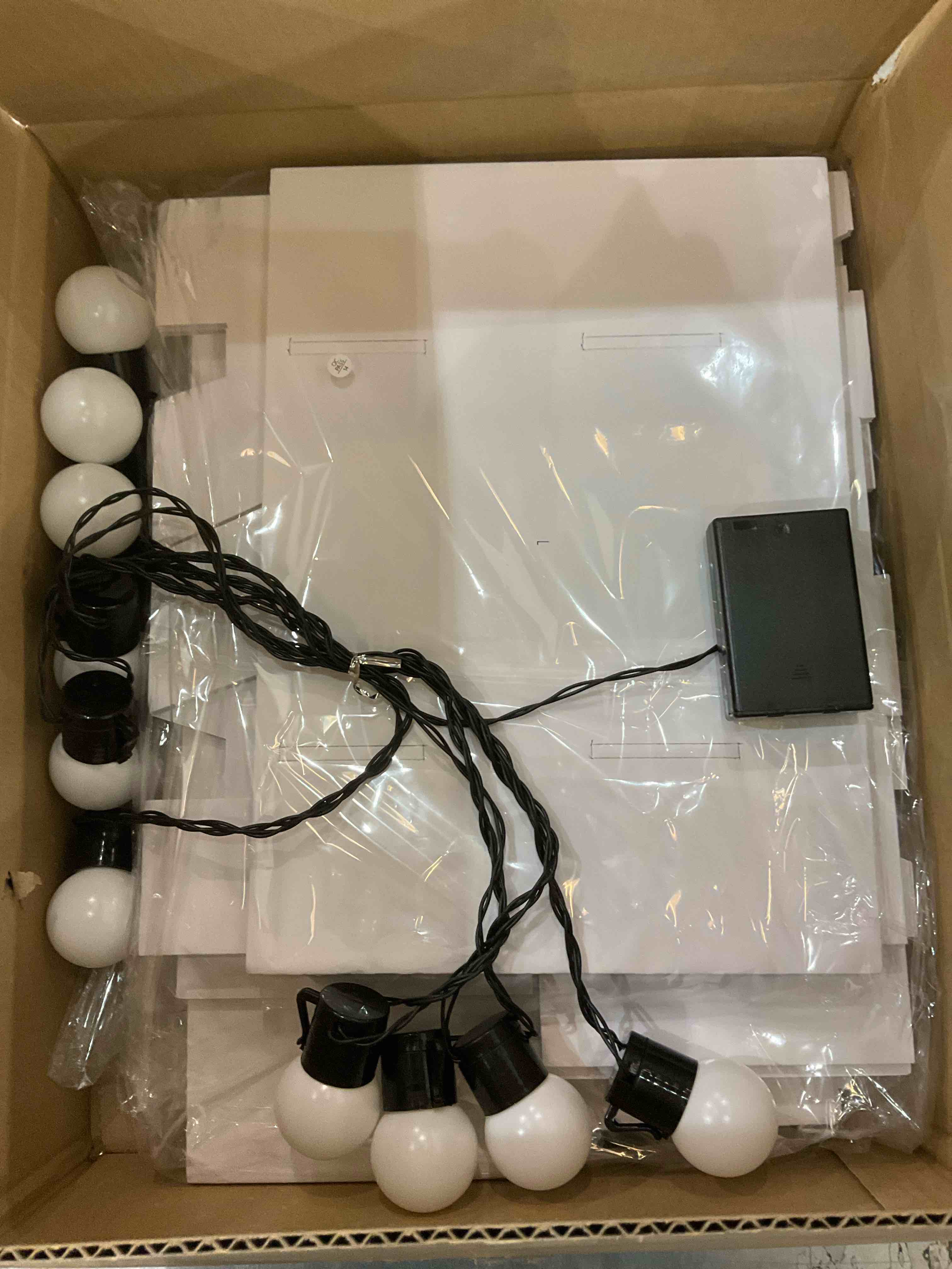 https://s3.amazonaws.com/lotting-images-prod/bidfta/EXS00736461_1702053103438.jpeg
