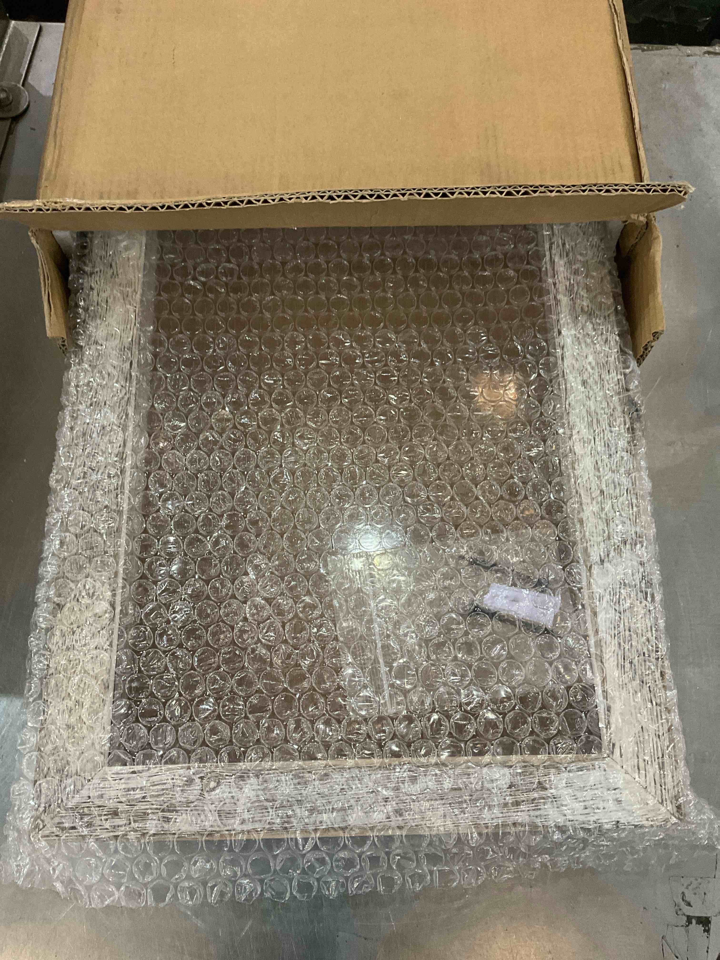 https://s3.amazonaws.com/lotting-images-prod/bidfta/EXS00736493_1702058220574.jpeg