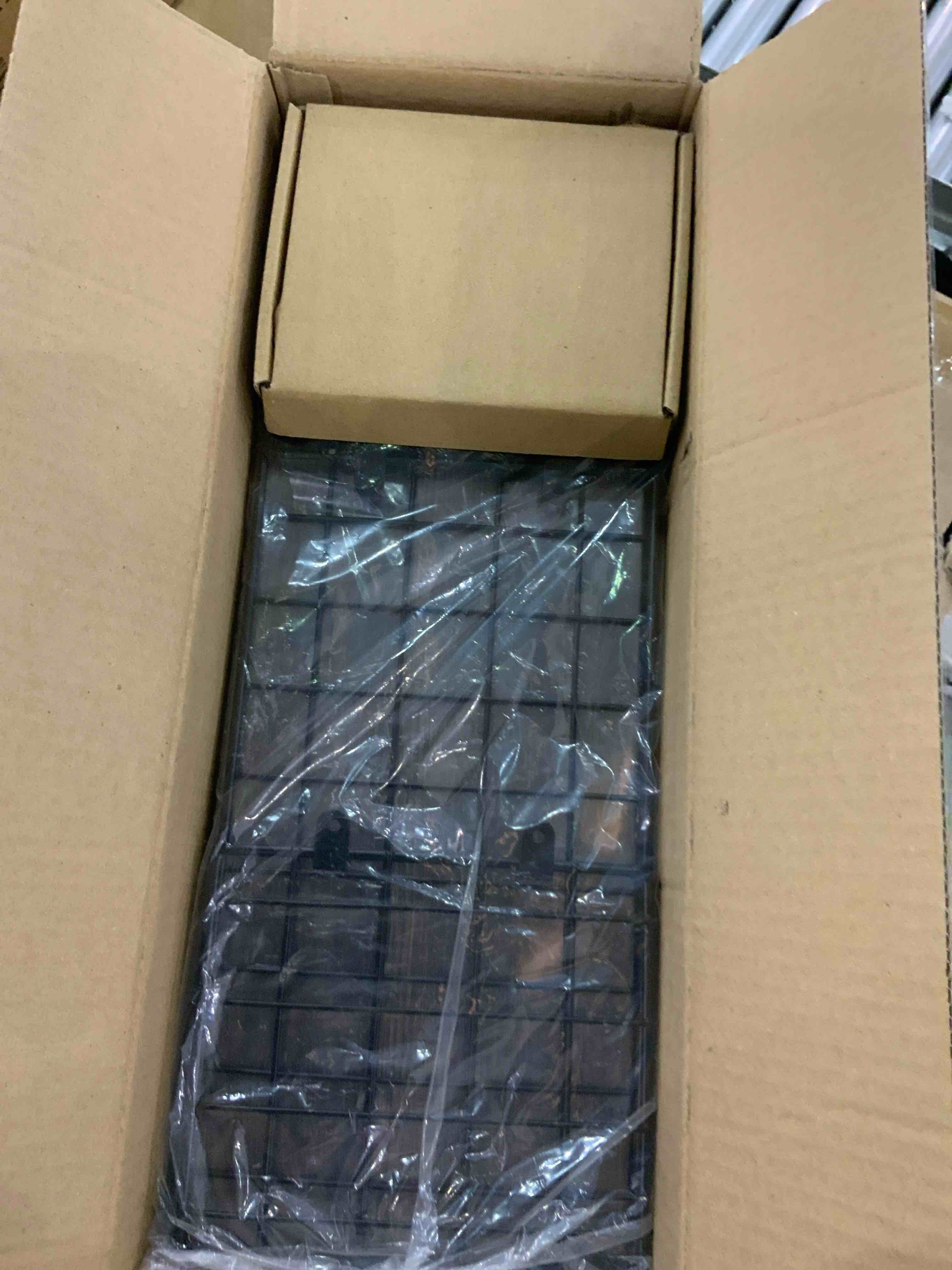 https://s3.amazonaws.com/lotting-images-prod/bidfta/EXS00736607_1701870985275.jpeg