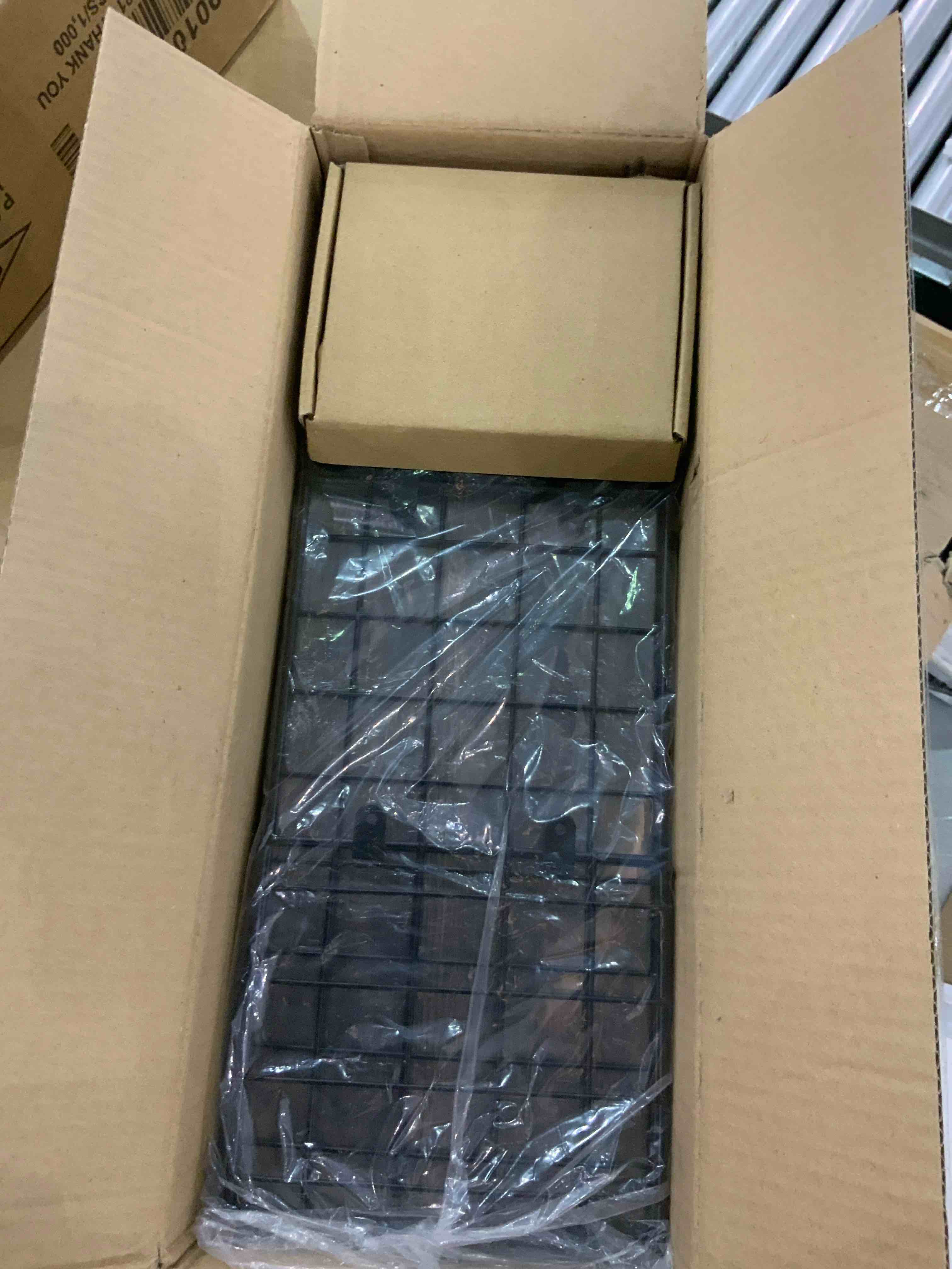 https://s3.amazonaws.com/lotting-images-prod/bidfta/EXS00736607_1701870986188.jpeg